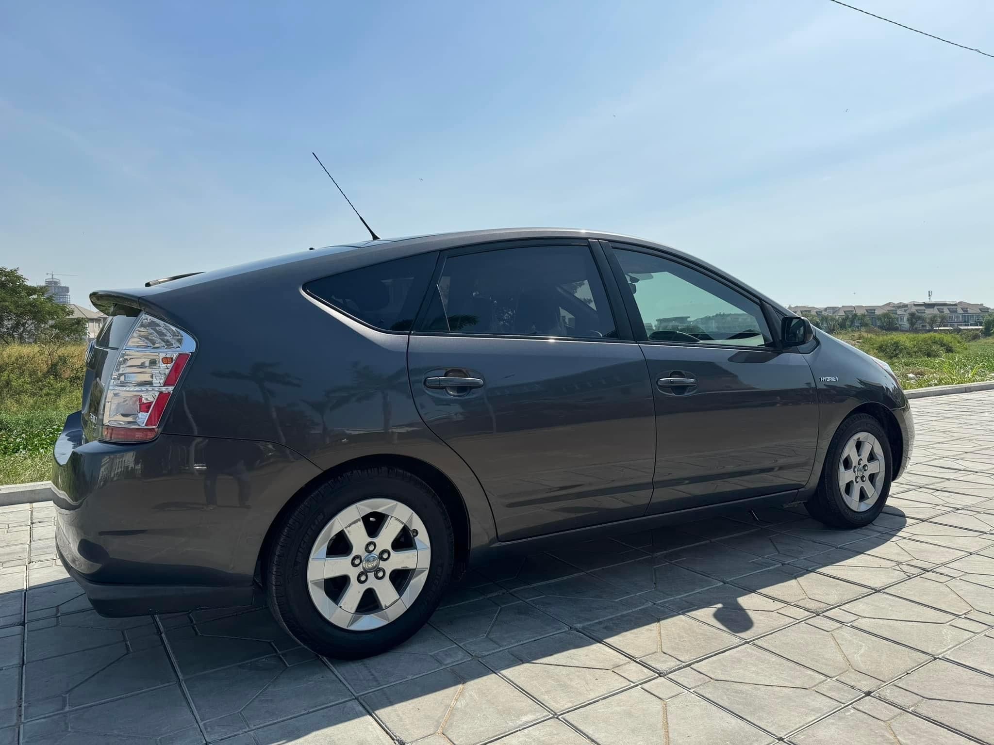 តូយ៉ូតា Prius 2008