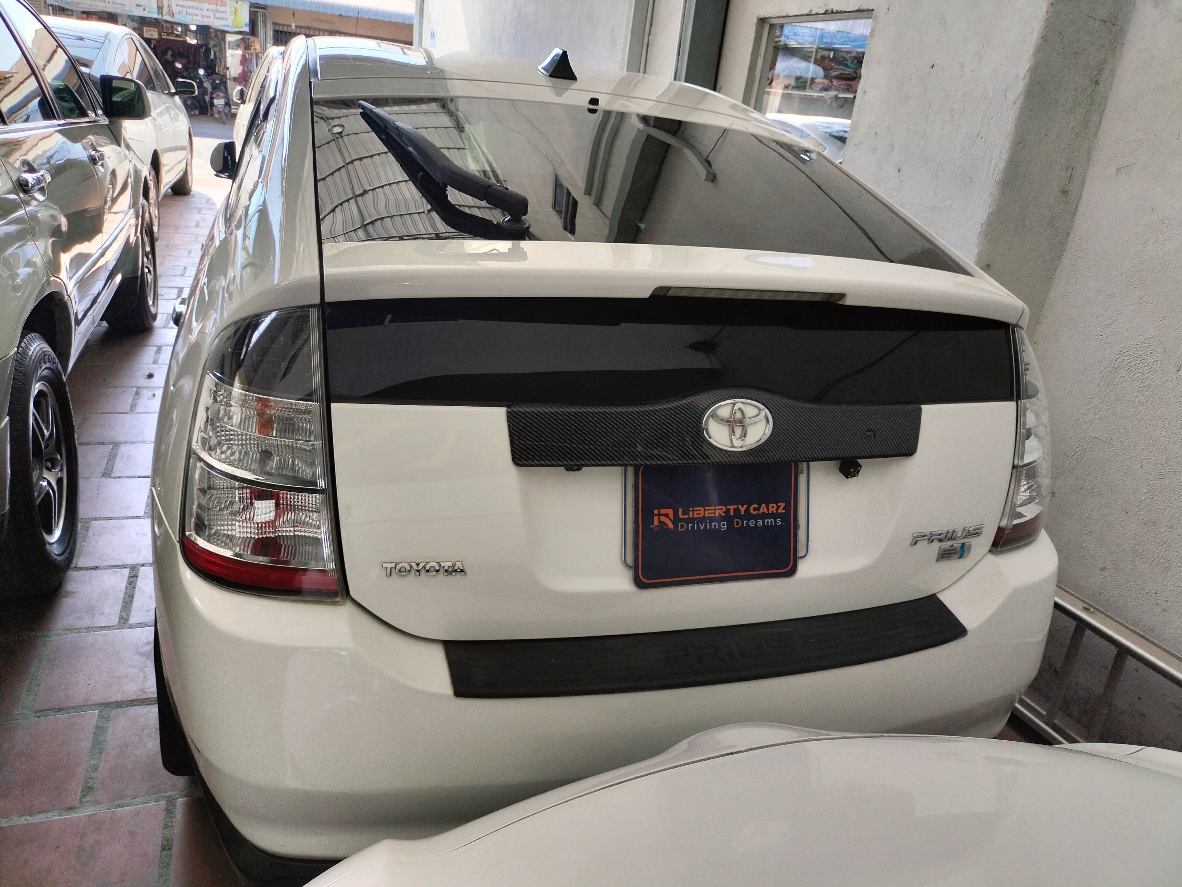 តូយ៉ូតា Prius 2004