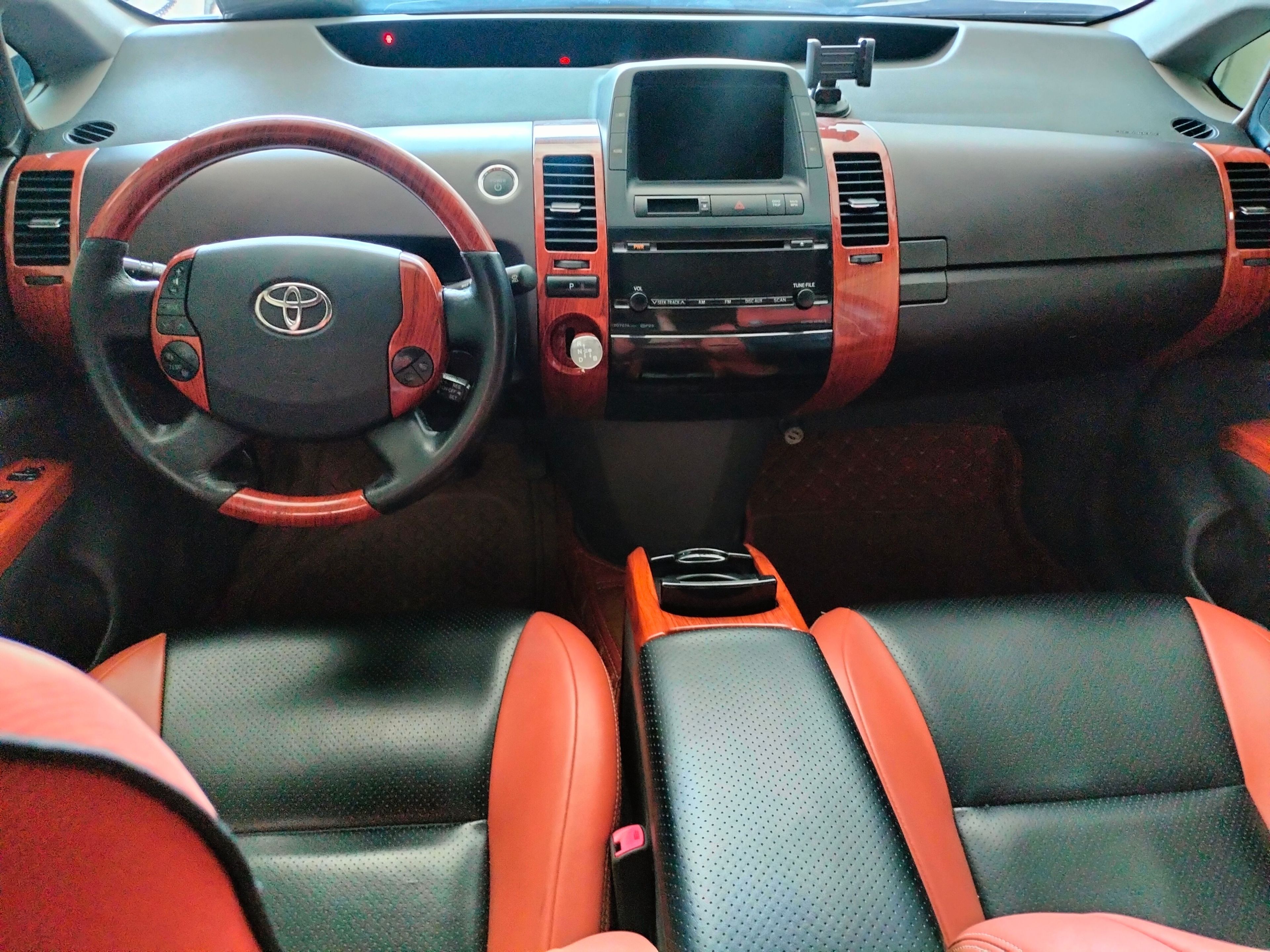 តូយ៉ូតា Prius 2004