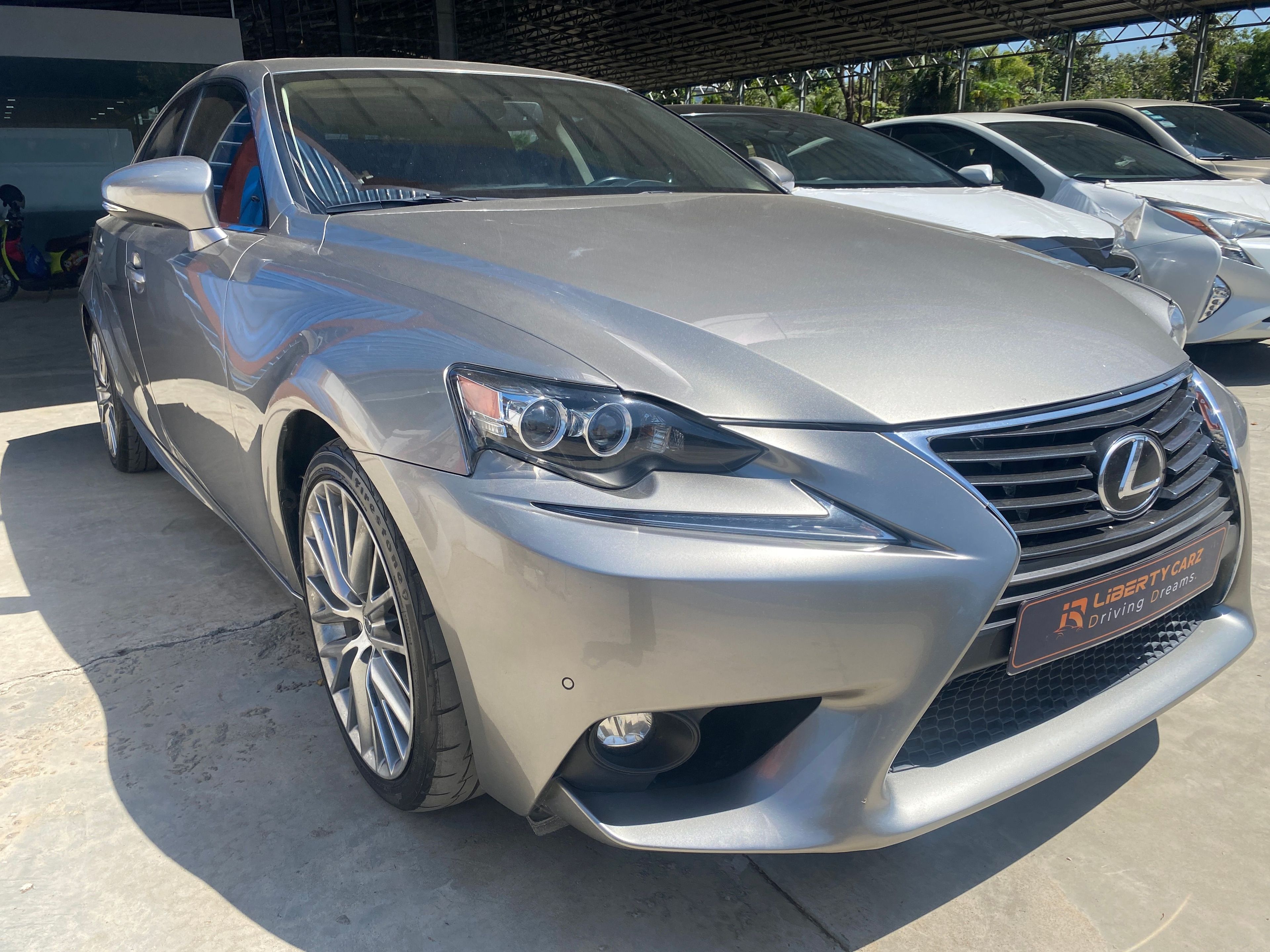 Lexus is200t 2016