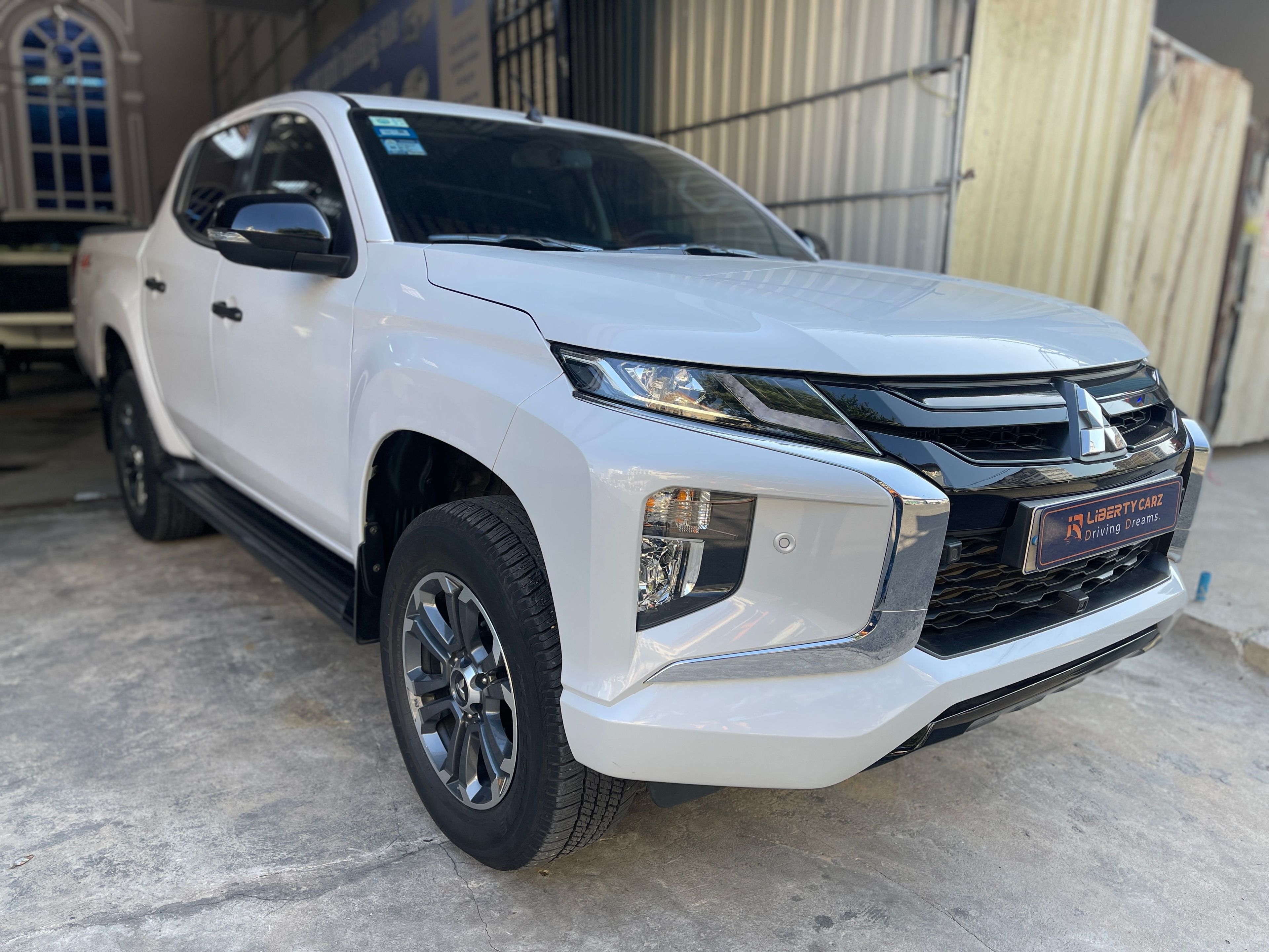 Mitsubishi Triton 2023