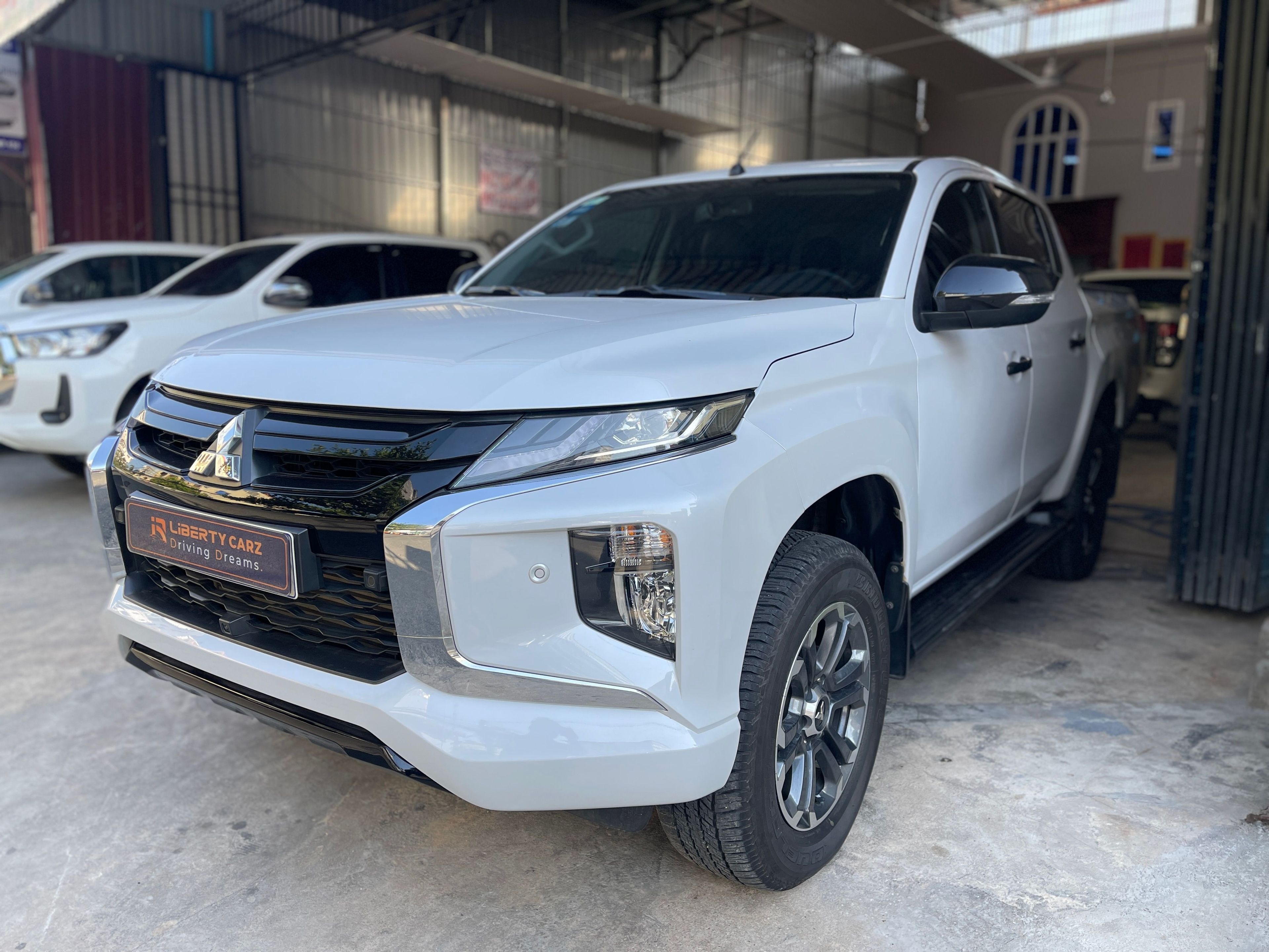 Mitsubishi Triton 2023