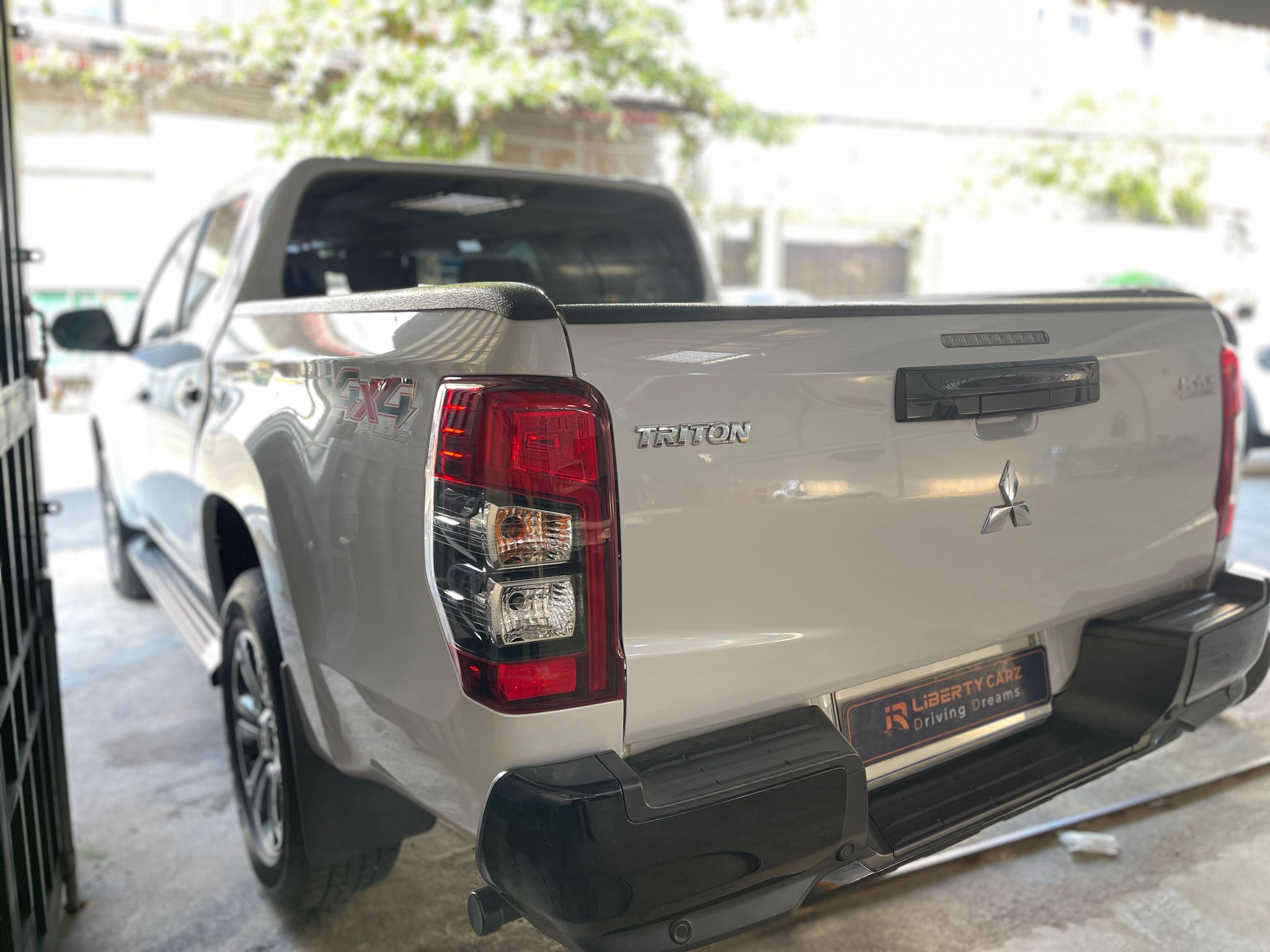 Mitsubishi Triton 2023