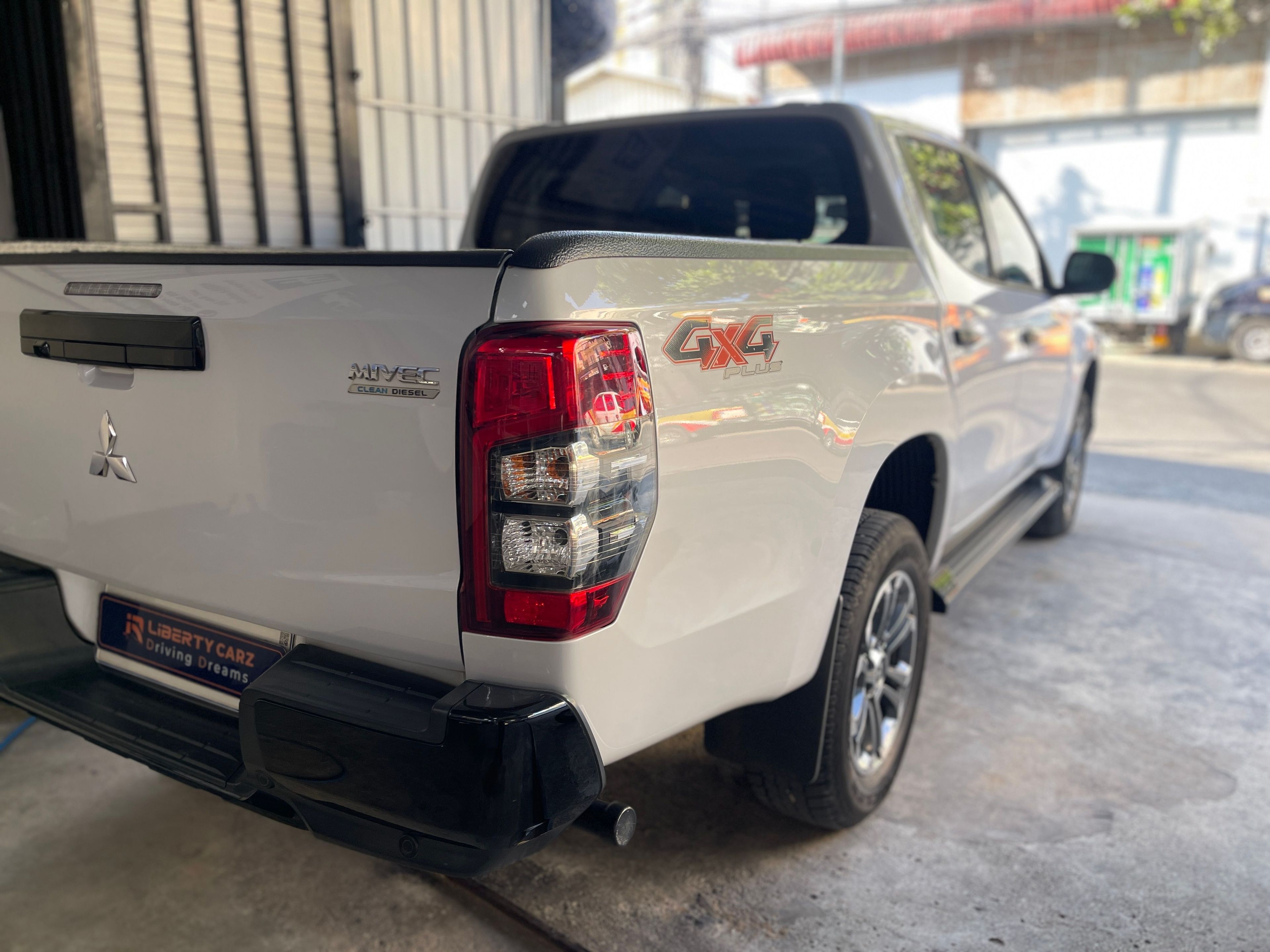 Mitsubishi Triton 2023