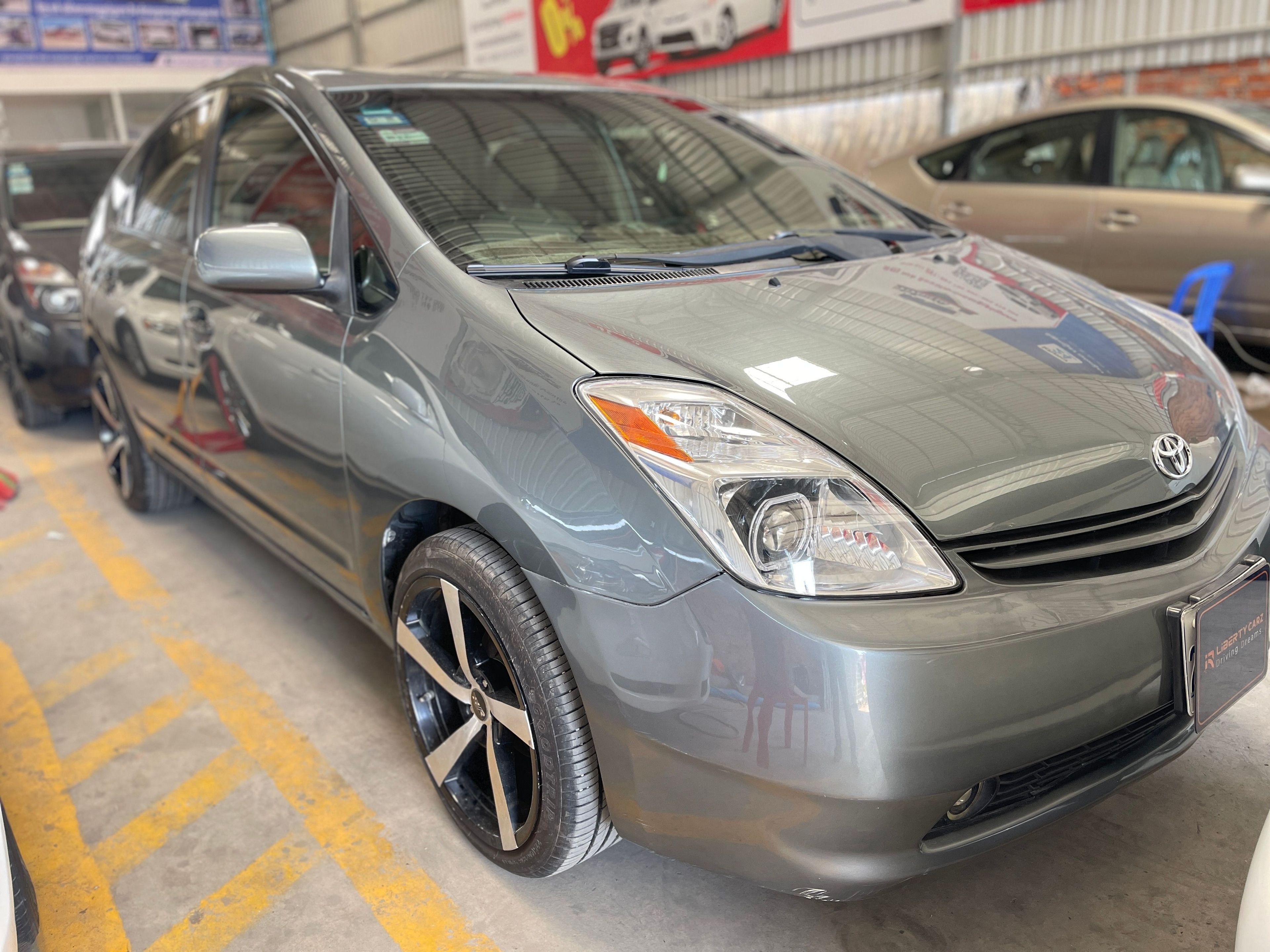 តូយ៉ូតា Prius 2005