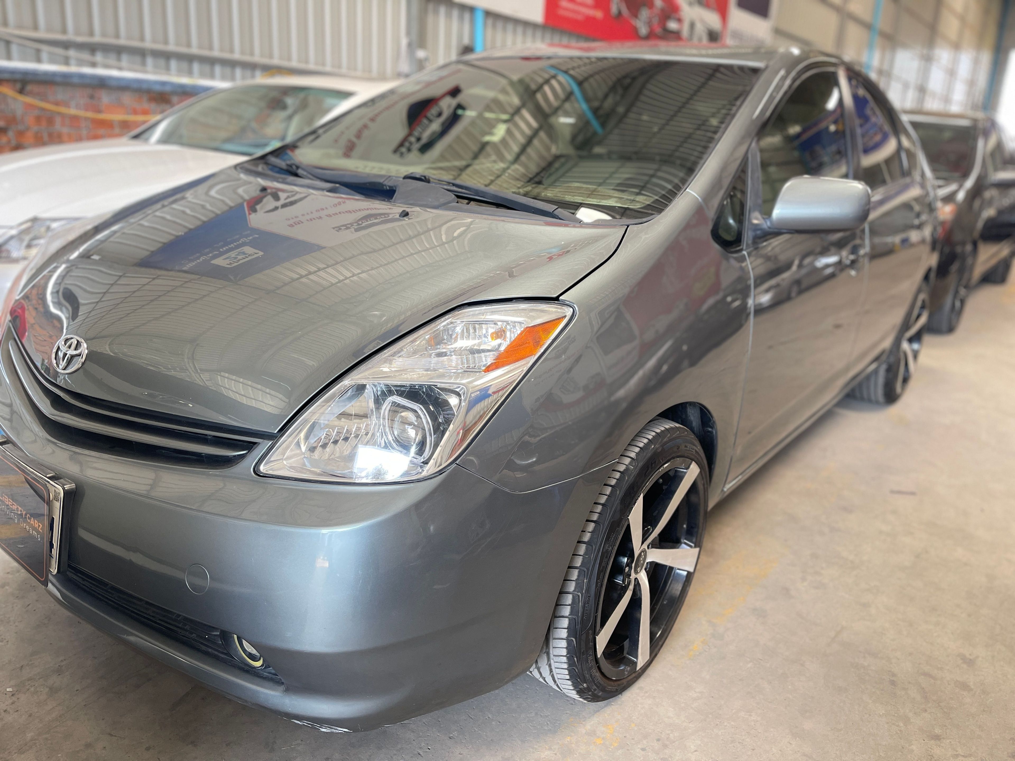 តូយ៉ូតា Prius 2005