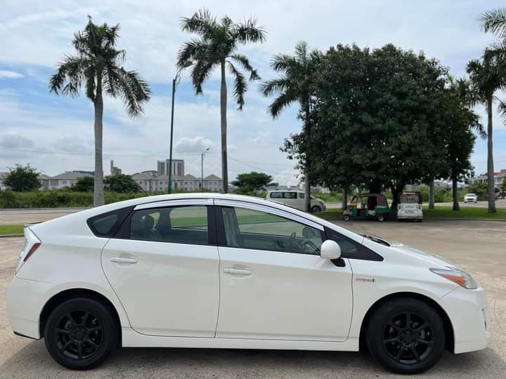 តូយ៉ូតា Prius 2011