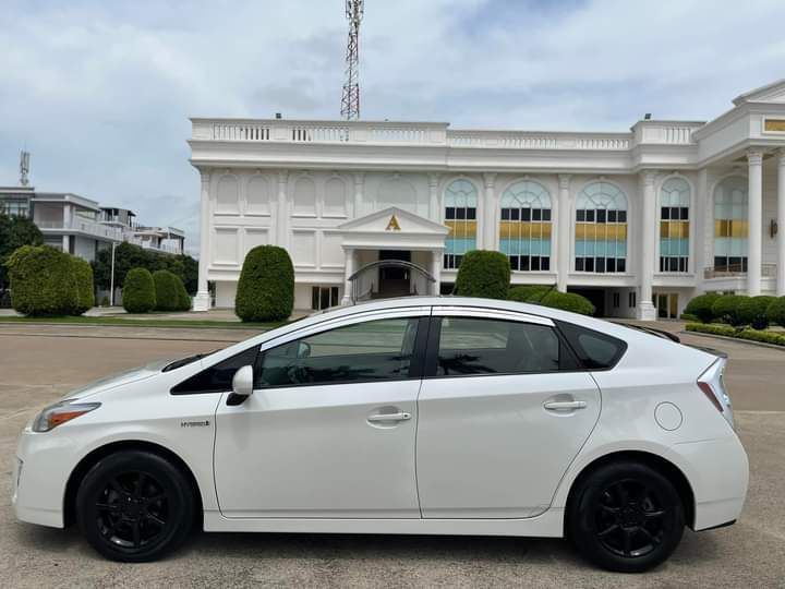 តូយ៉ូតា Prius 2011