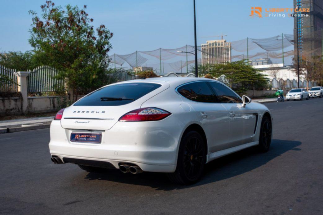 Porsche Panamera 2012