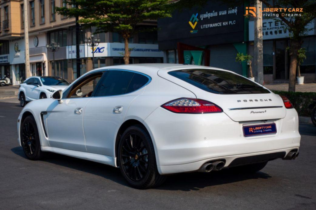 Porsche Panamera 2012