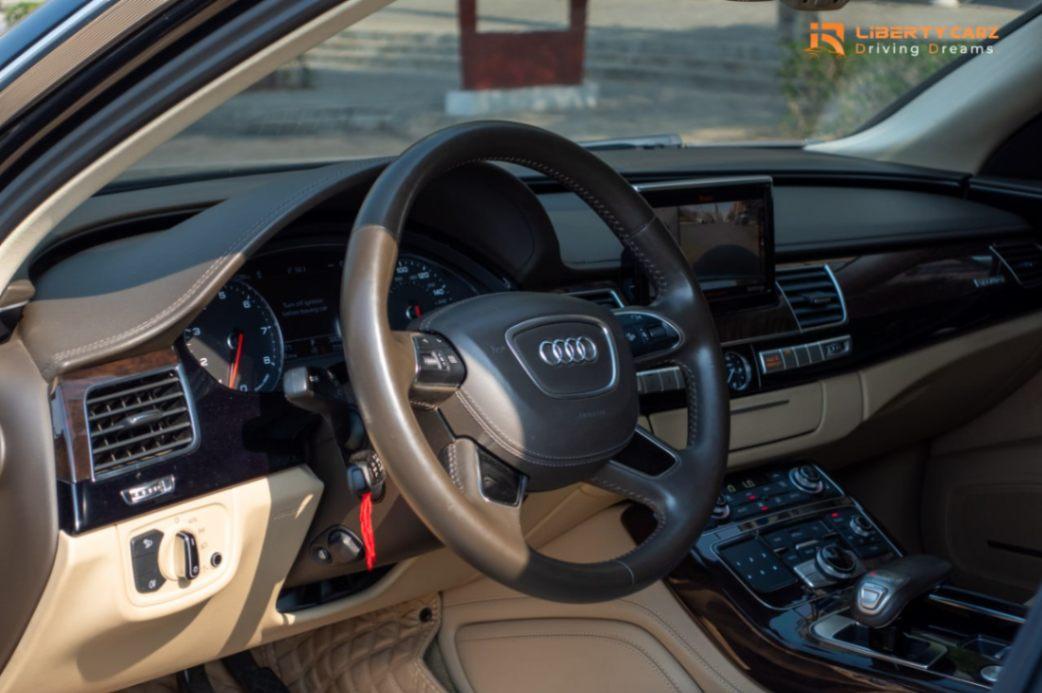 Audi A8L 2013