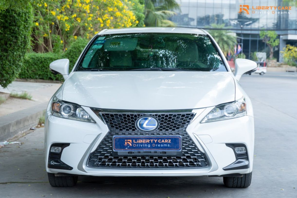 Lexus CT-200h 2013