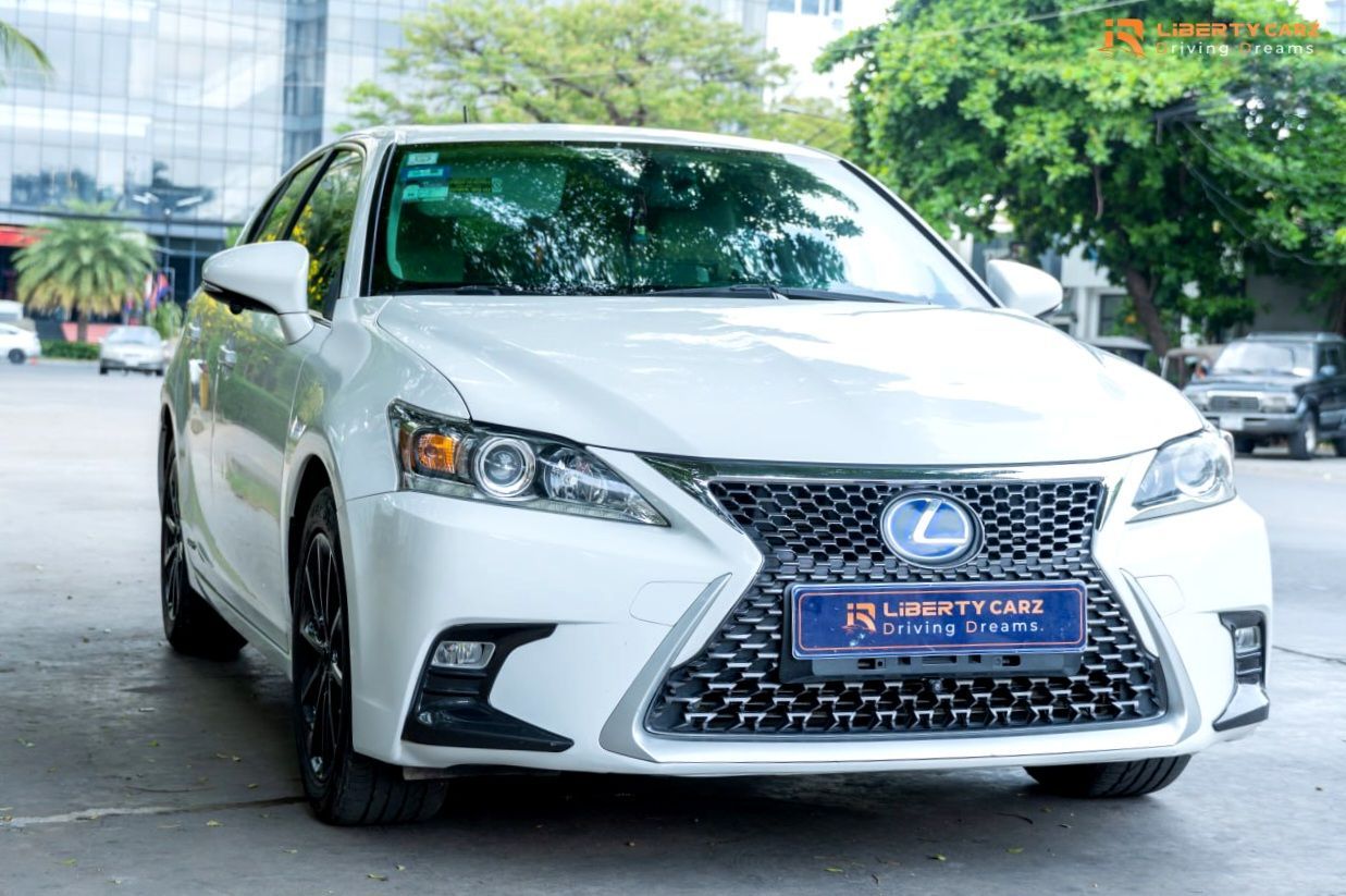 Lexus CT-200h 2013