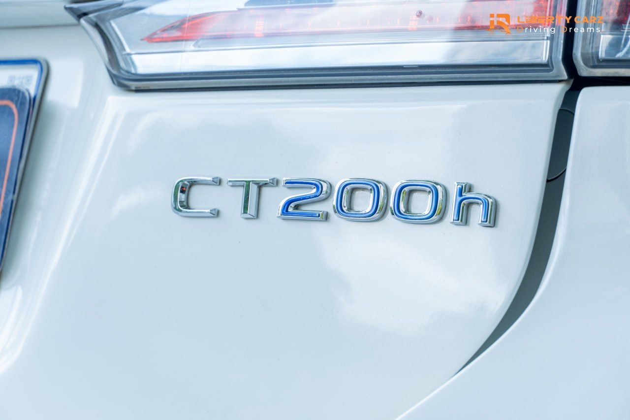 Lexus CT-200h 2013