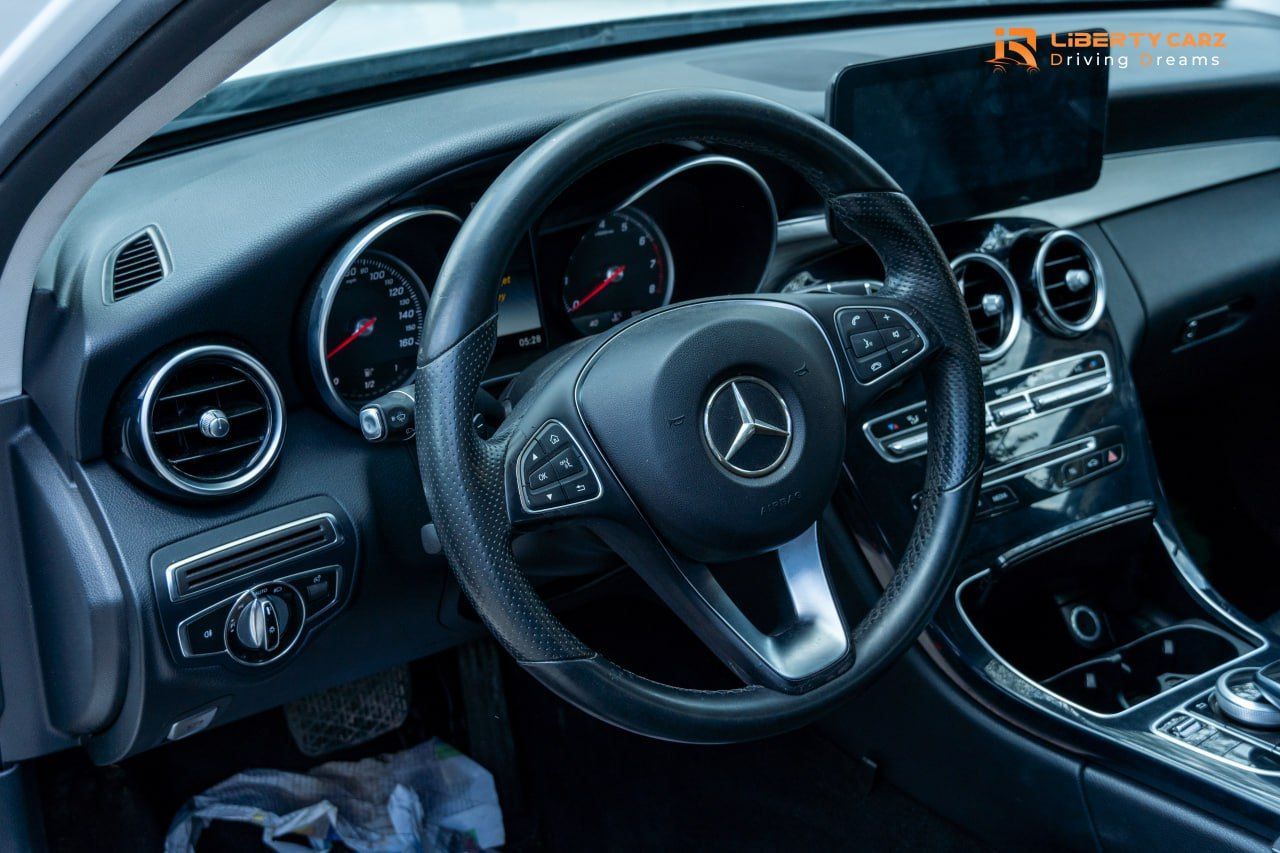 Mercedes-Benz C300 2015