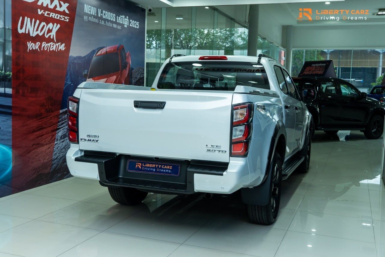 ISUZU D-MAX V-CROSS 2025