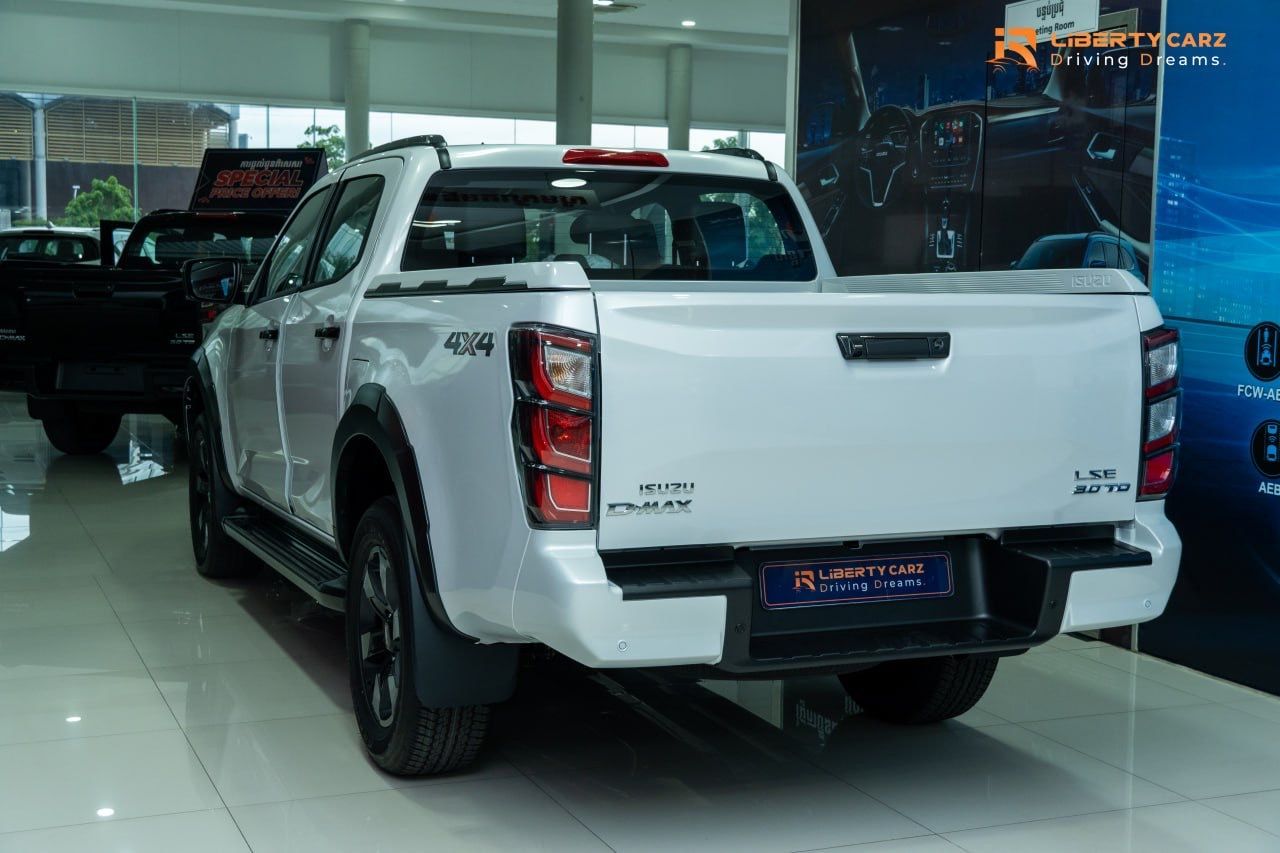 ISUZU D-MAX V-CROSS 2025