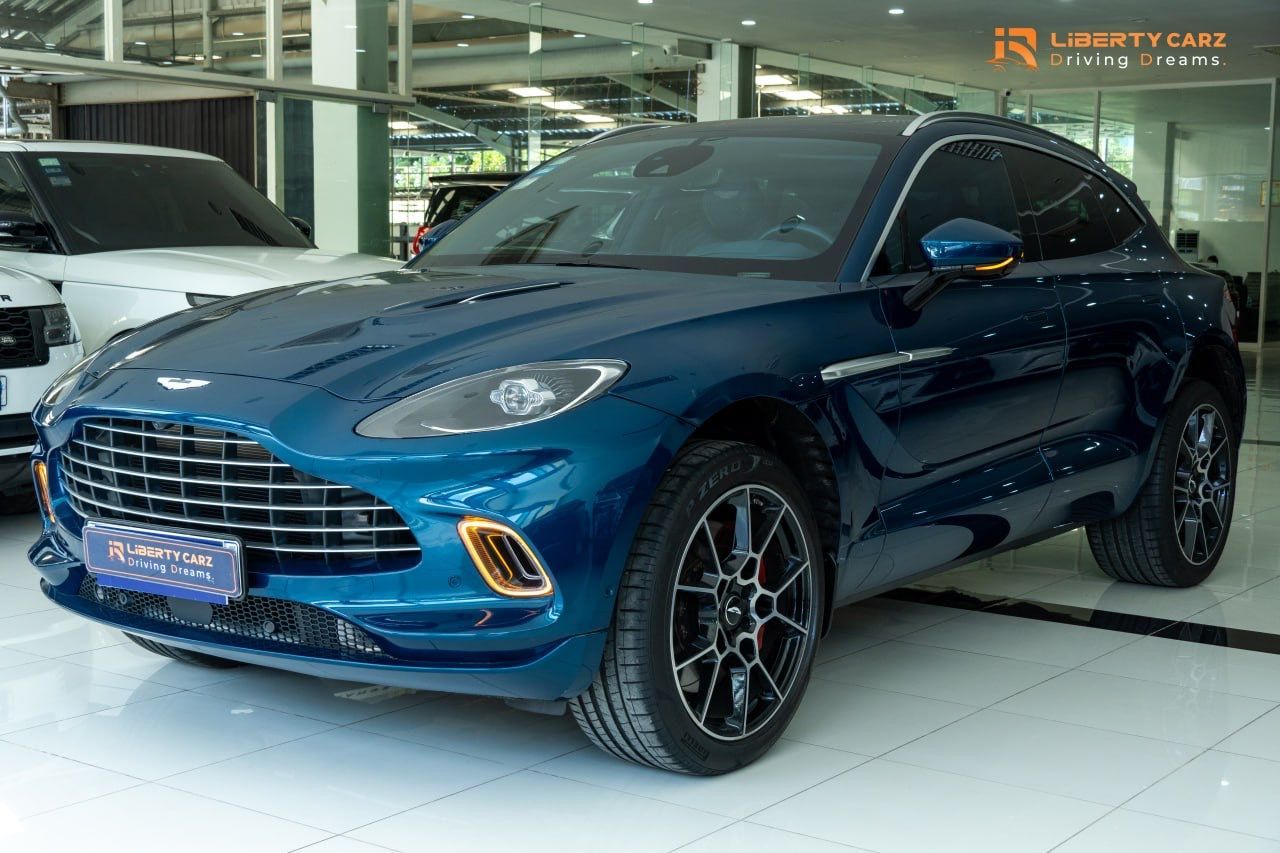 ASTON MARTIN DBX 2021