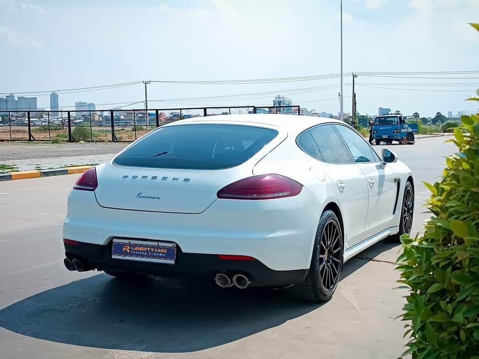 Porsche Panamera 2015