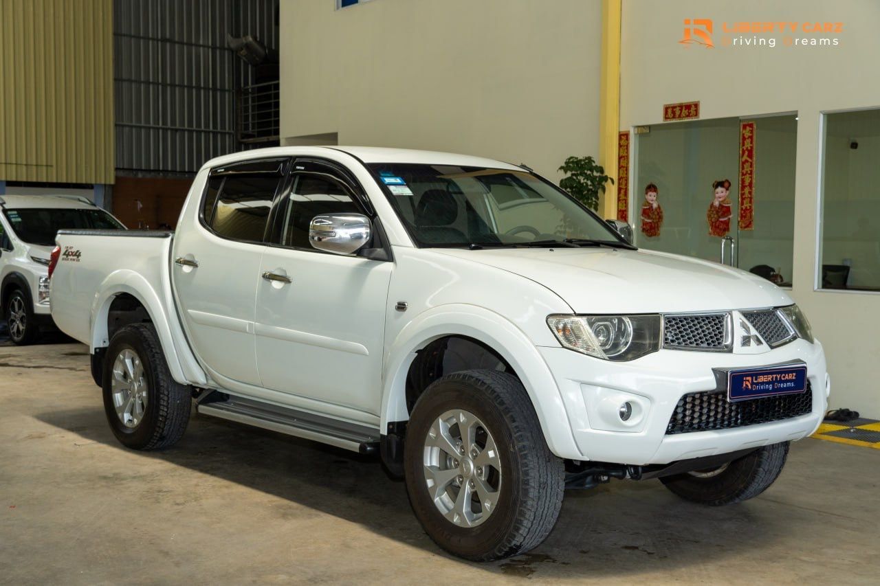 Mitsubishi Triton 2012