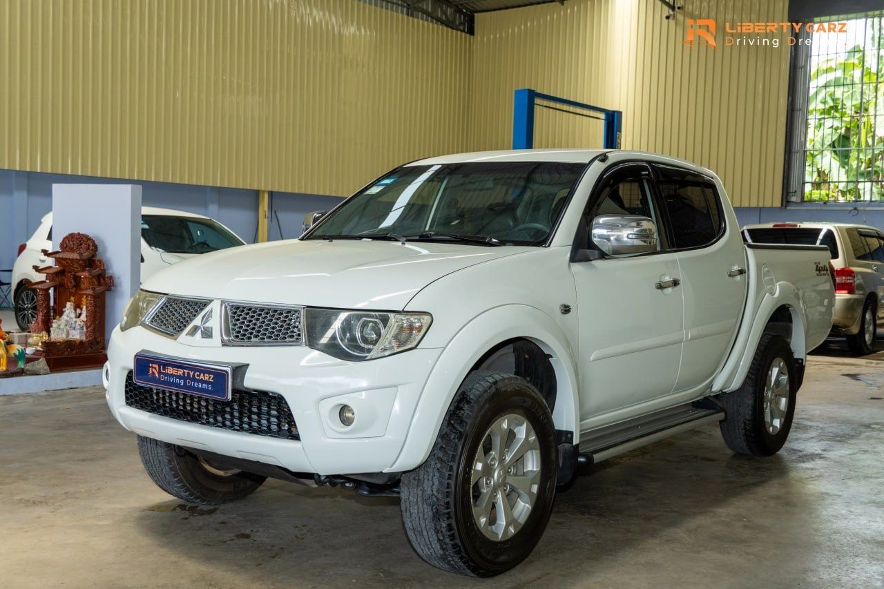 Mitsubishi Triton 2012