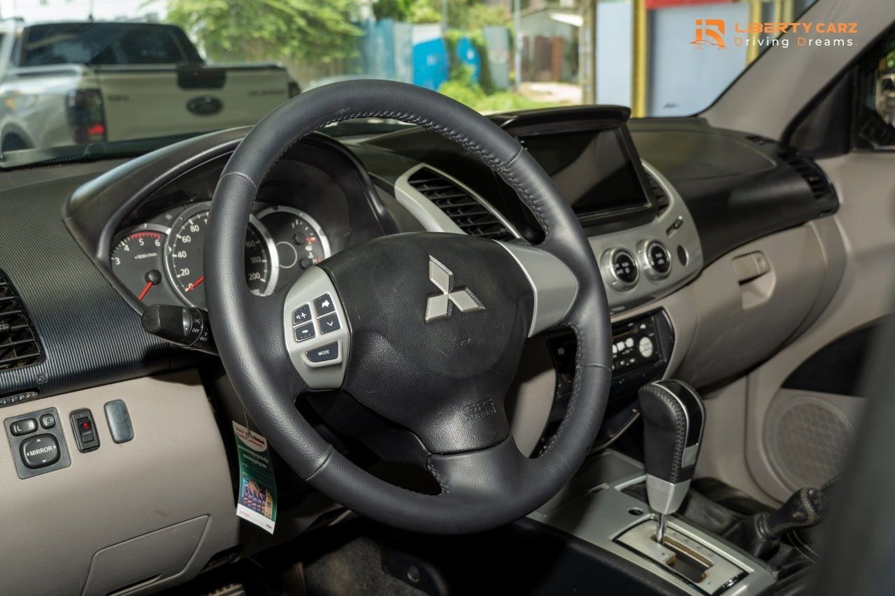 Mitsubishi Triton 2012