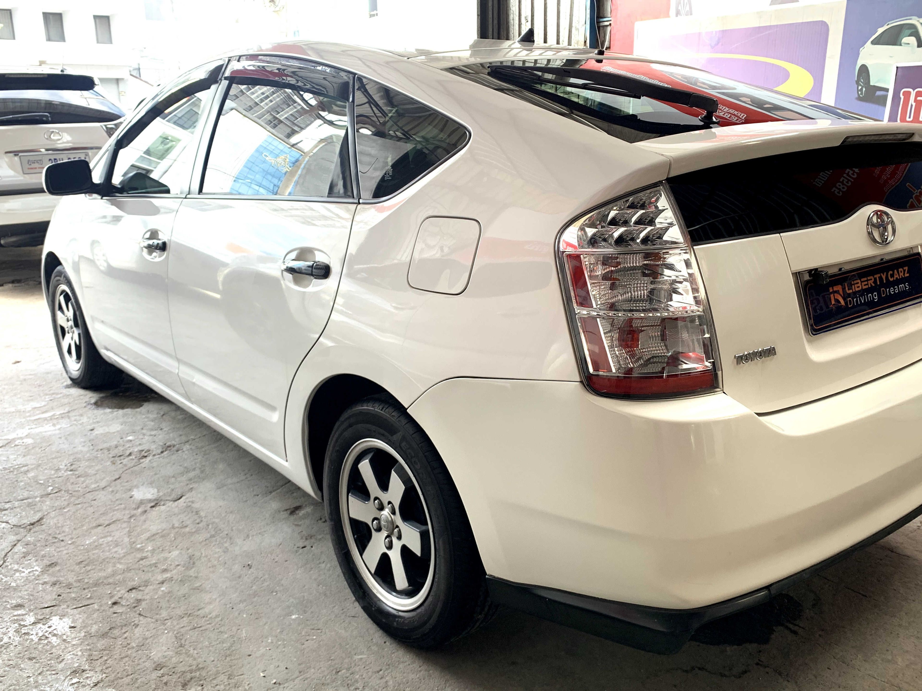 តូយ៉ូតា Prius 2005