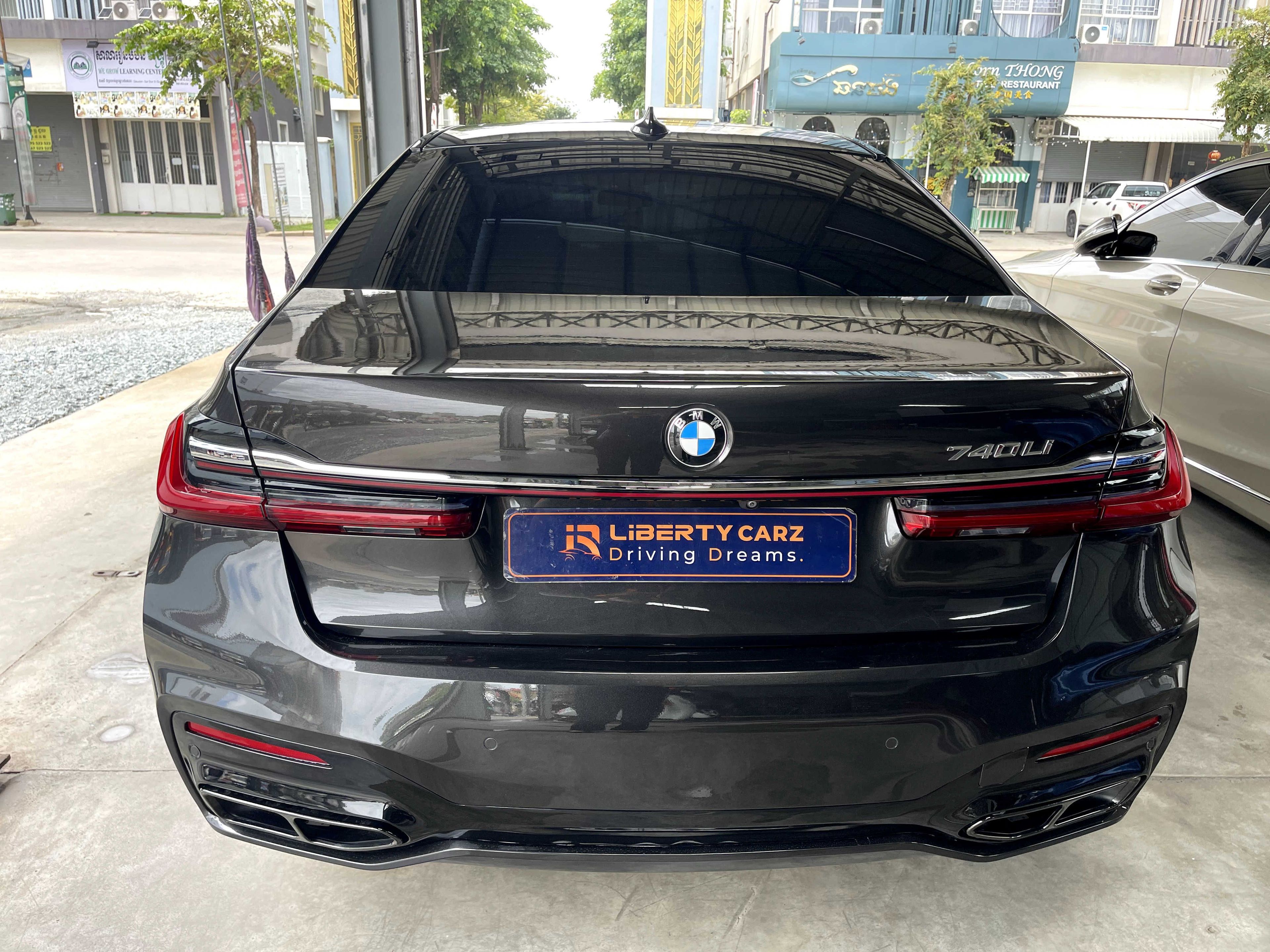 BMW 740Li 2016