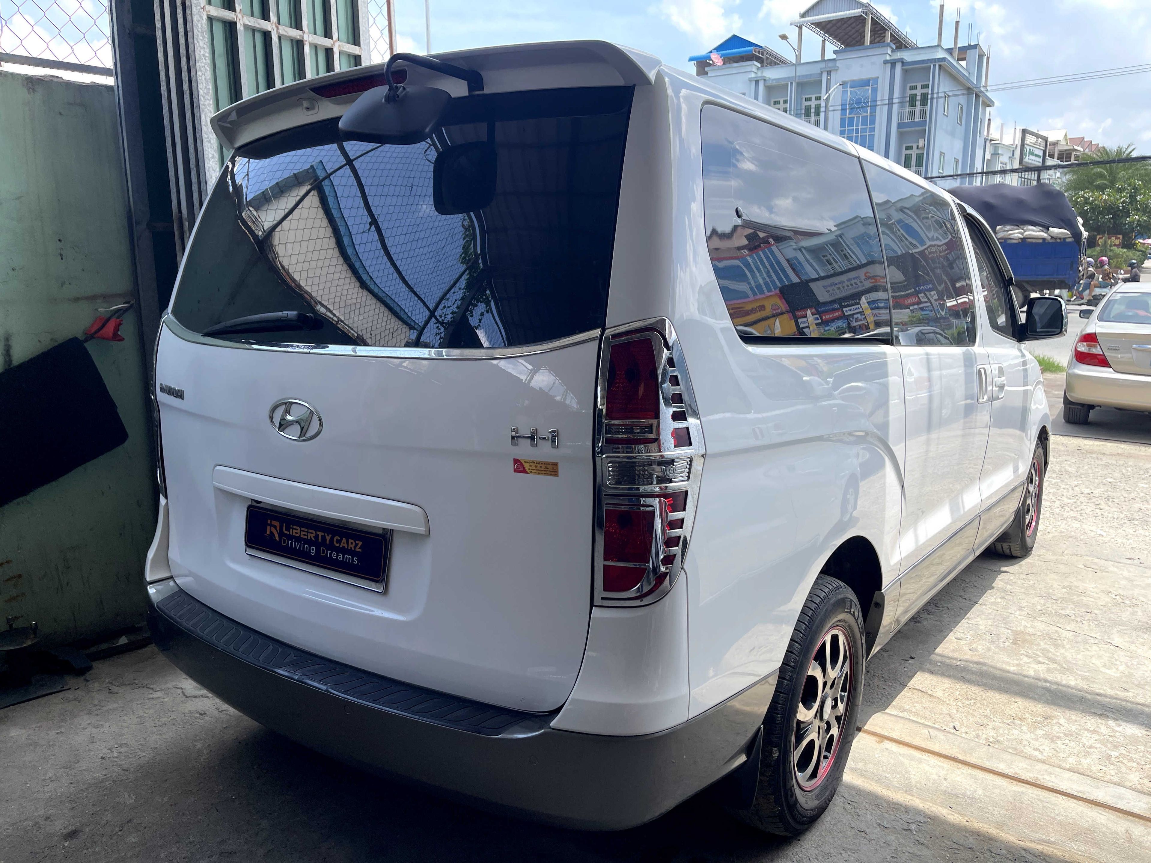 Hyundai H1 2015