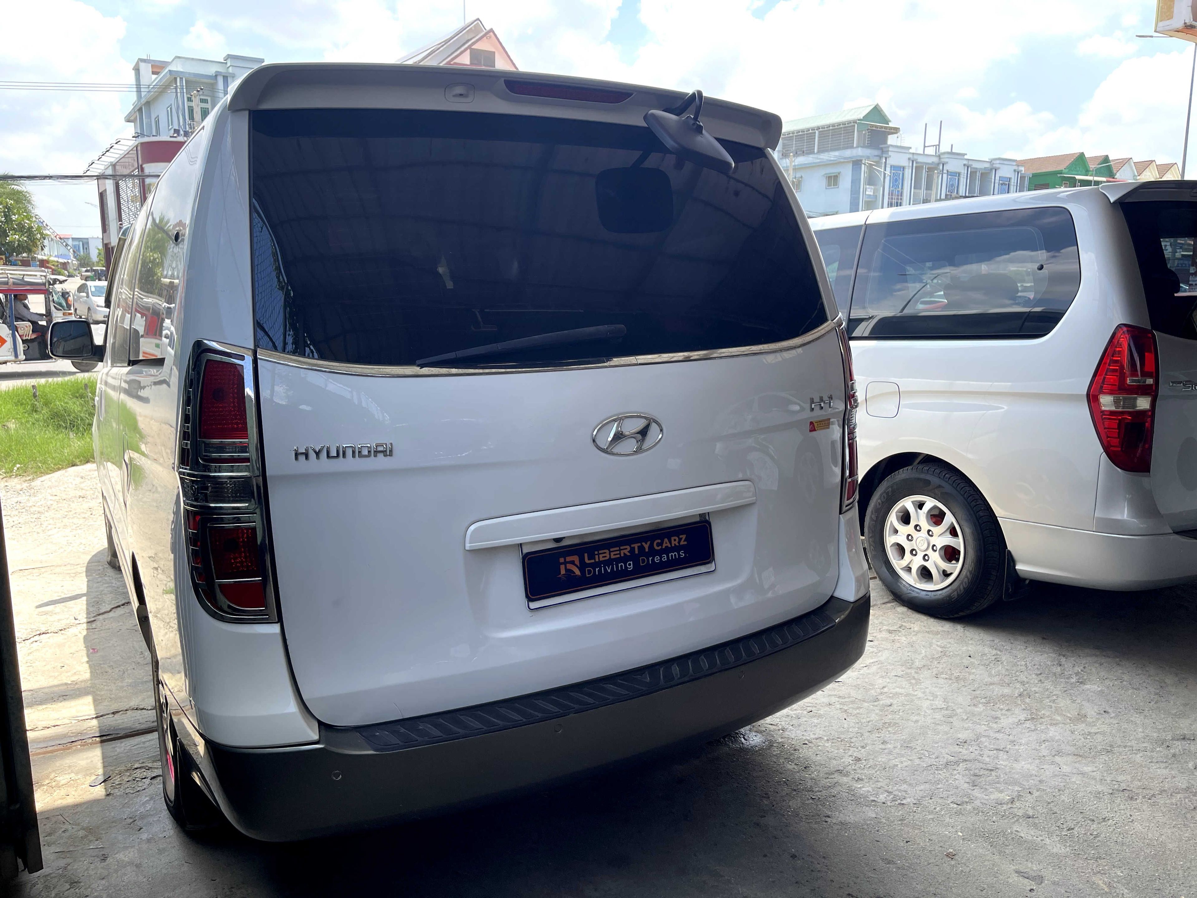 Hyundai H1 2015