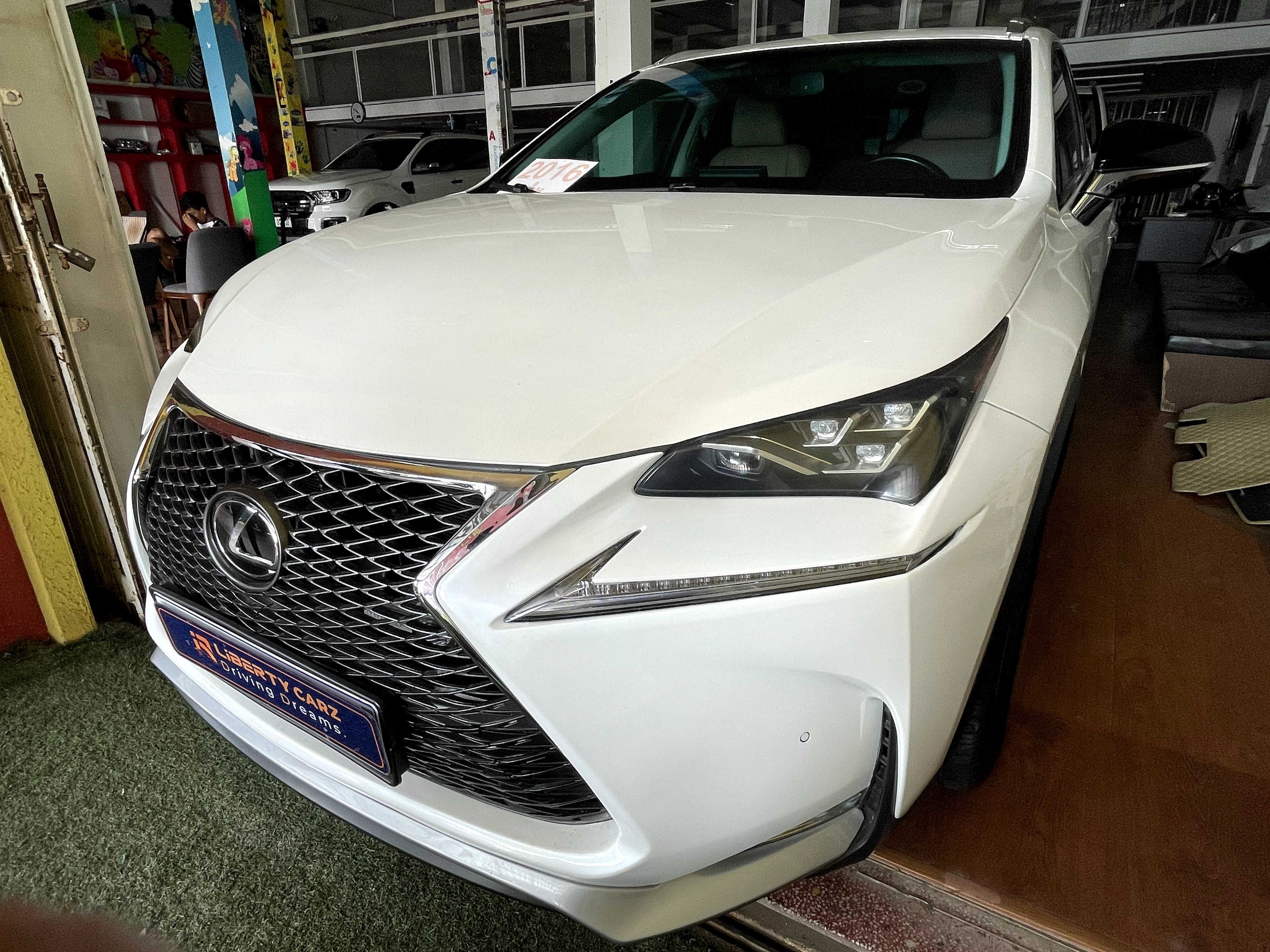 Lexus NX200t 2016