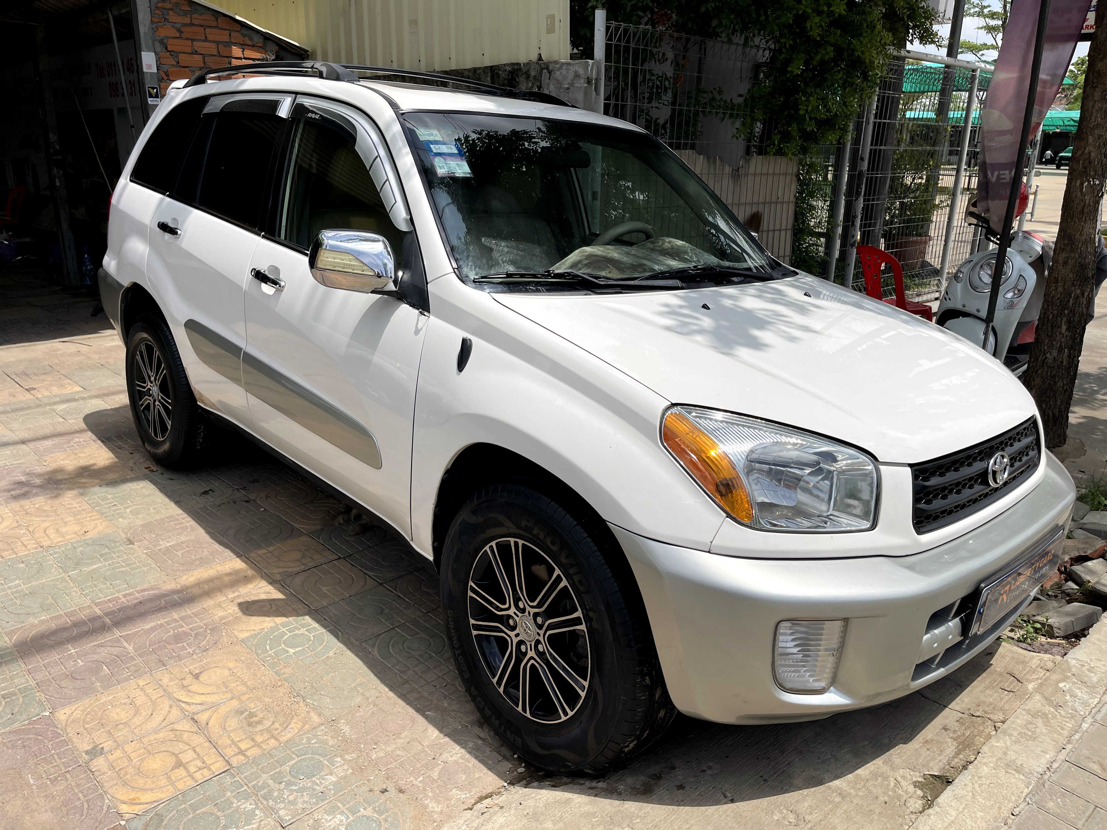 តូយ៉ូតា RAV4 2002