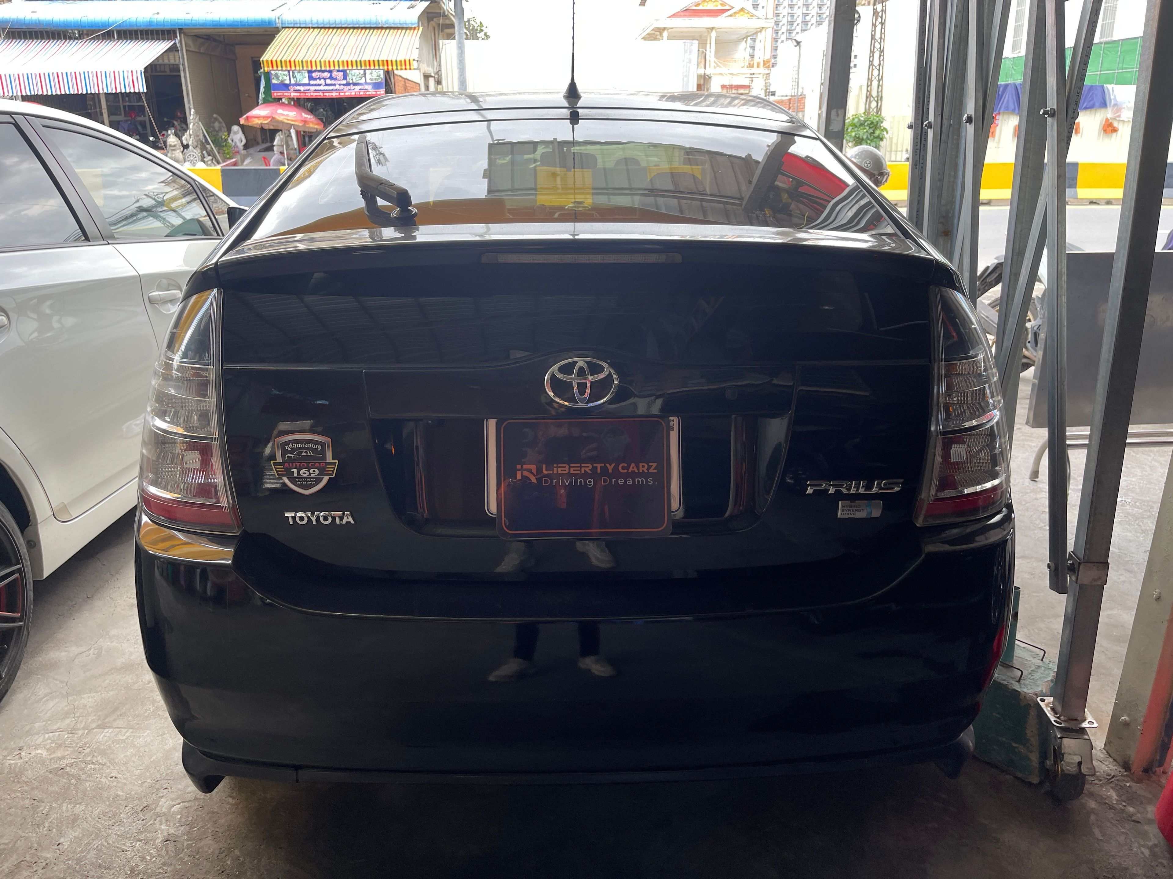 តូយ៉ូតា Prius 2005