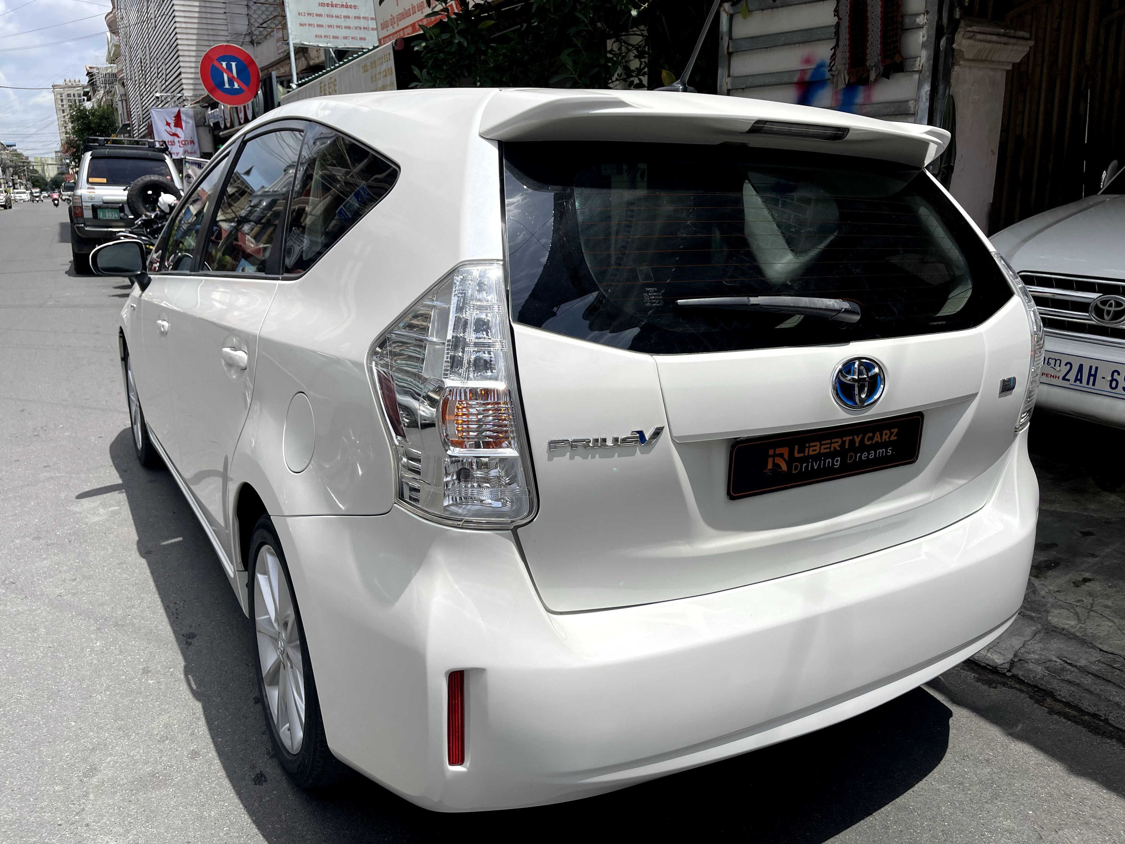 Toyota Prius V 2012