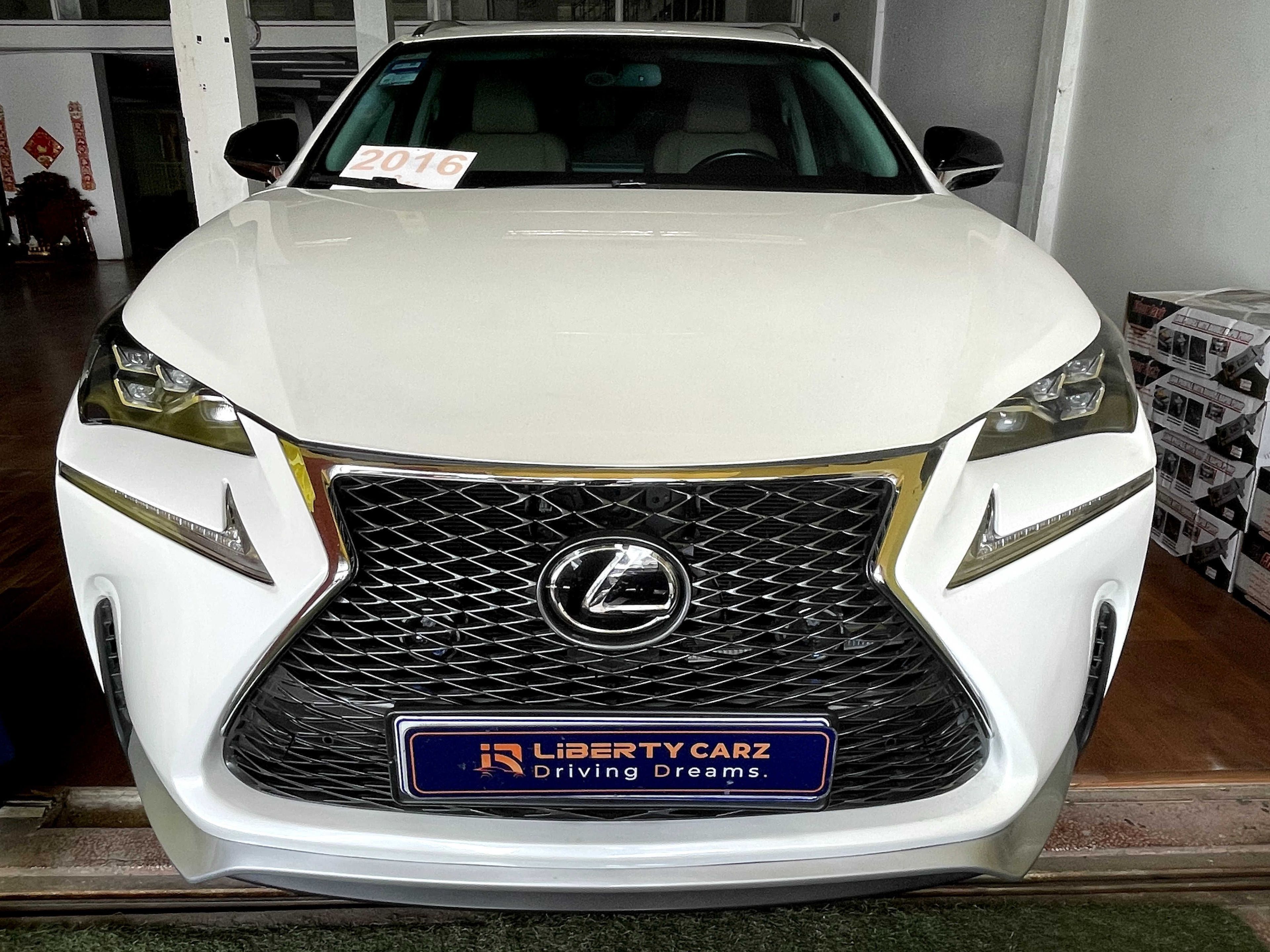 Lexus NX200t 2016