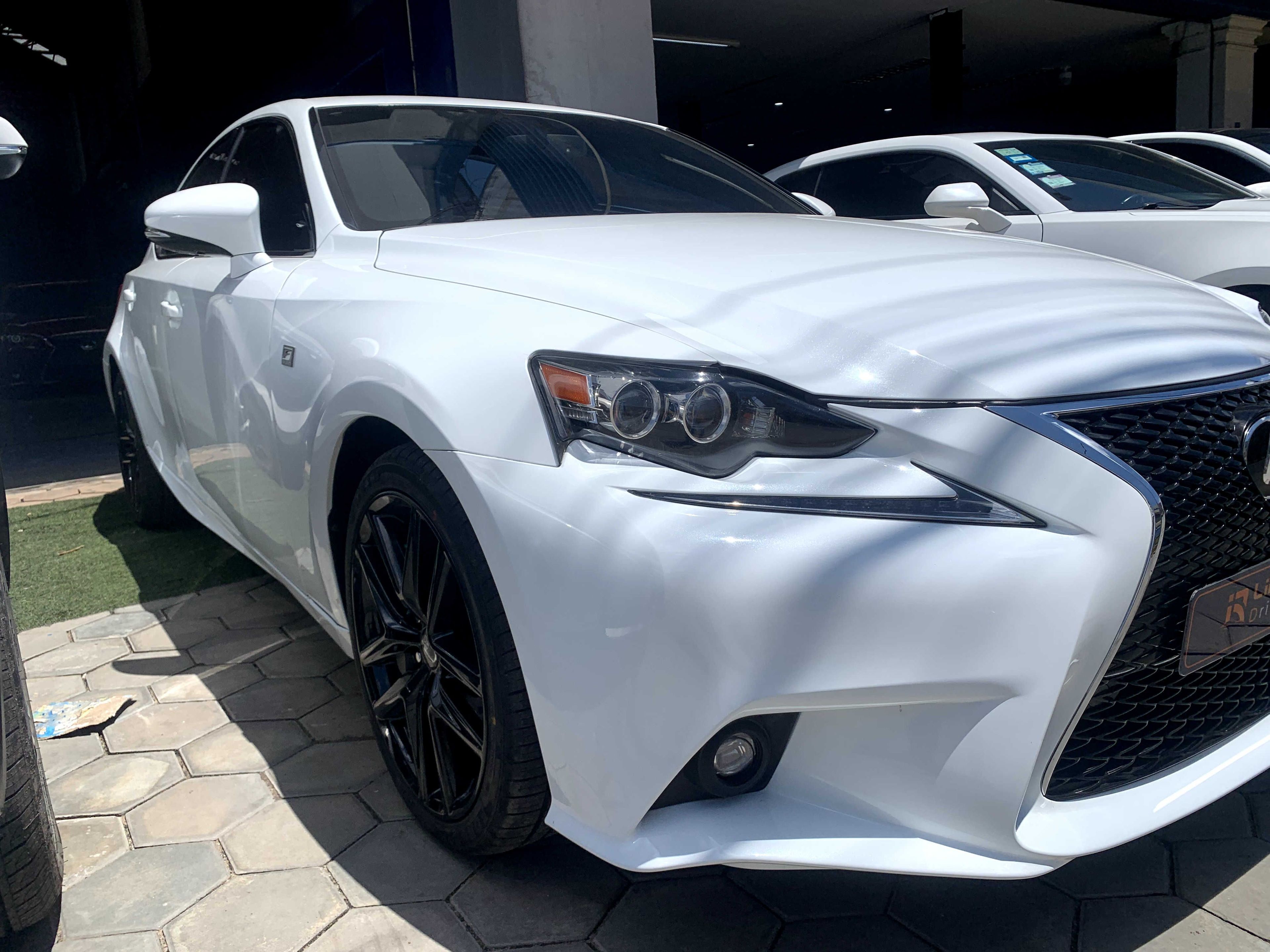 Lexus IS 2016