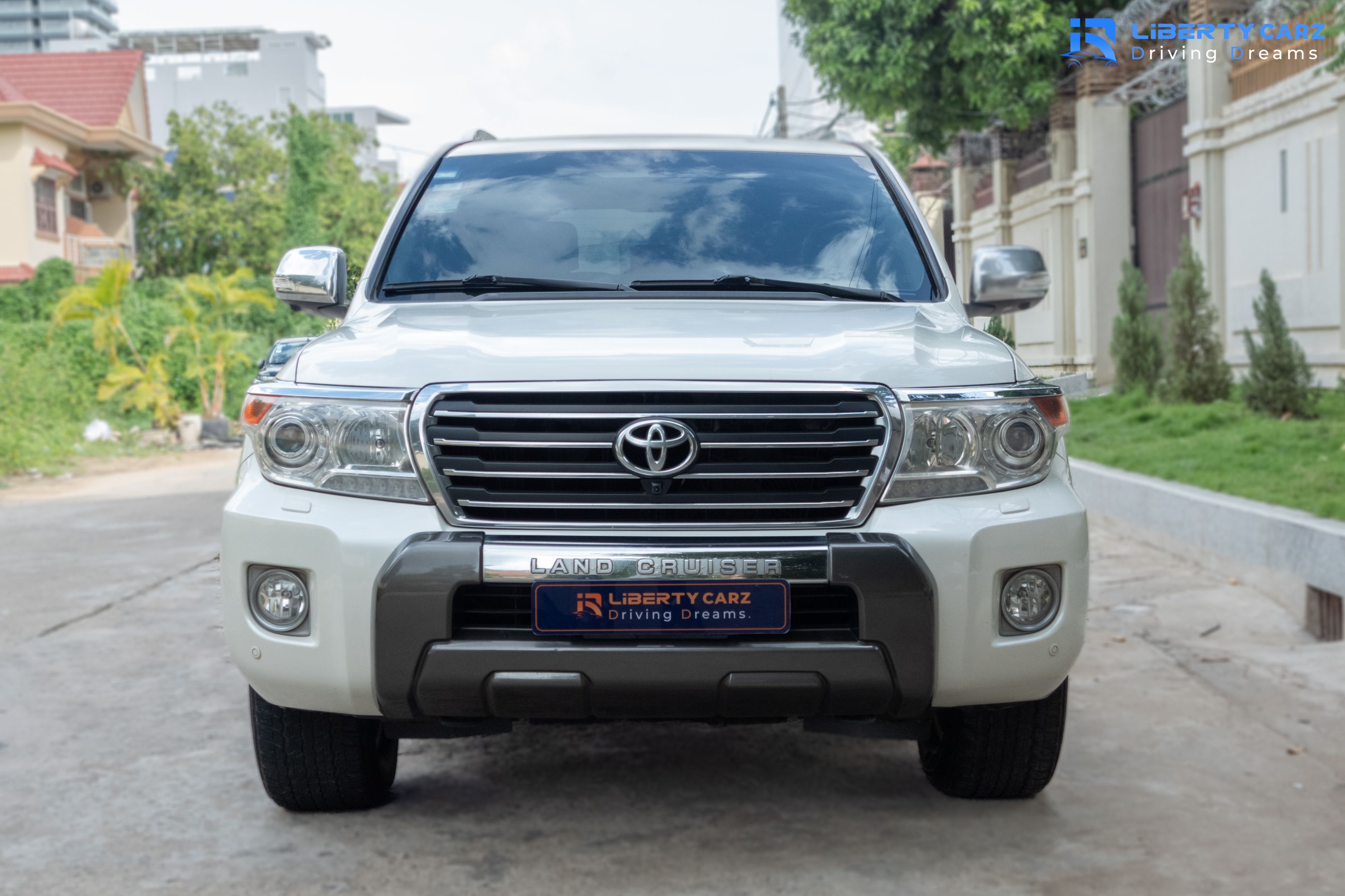 តូយ៉ូតា Land Cruiser GXR 2014