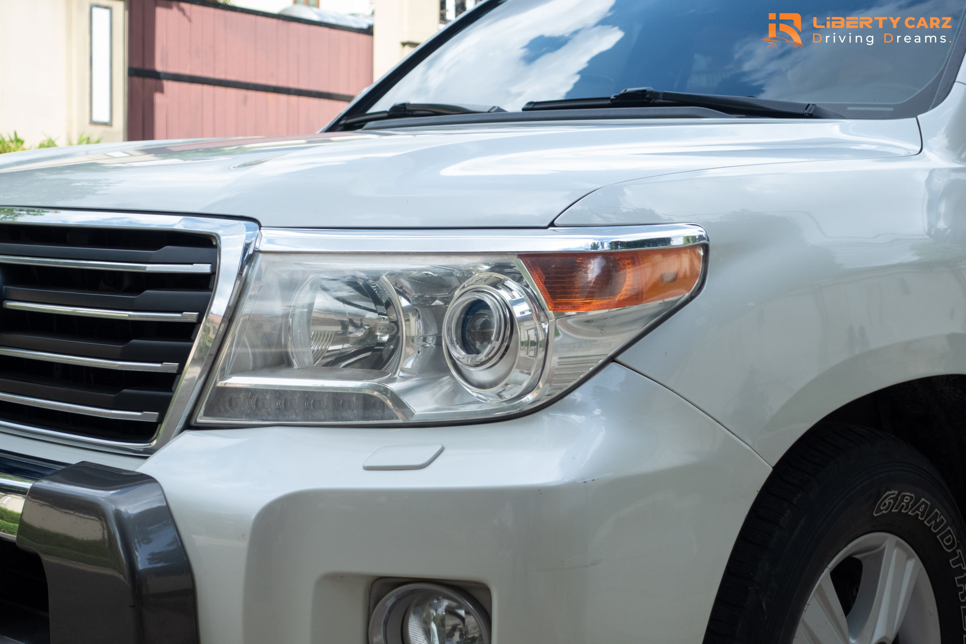 តូយ៉ូតា Land Cruiser GXR 2014