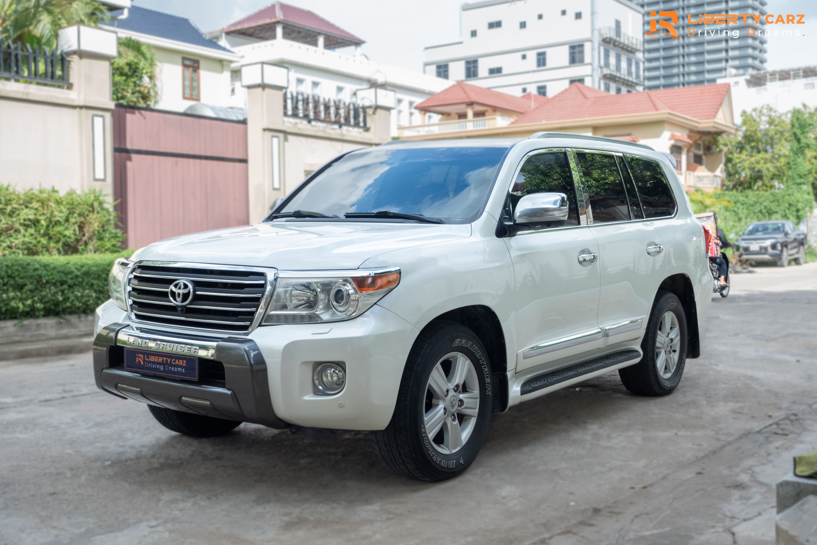 តូយ៉ូតា Land Cruiser GXR 2014