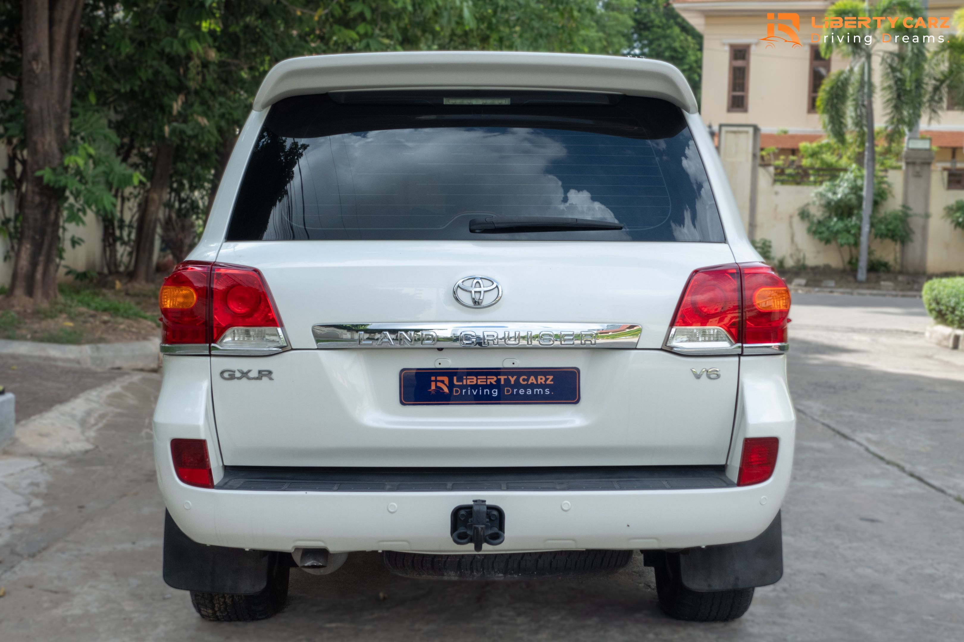 តូយ៉ូតា Land Cruiser GXR 2014