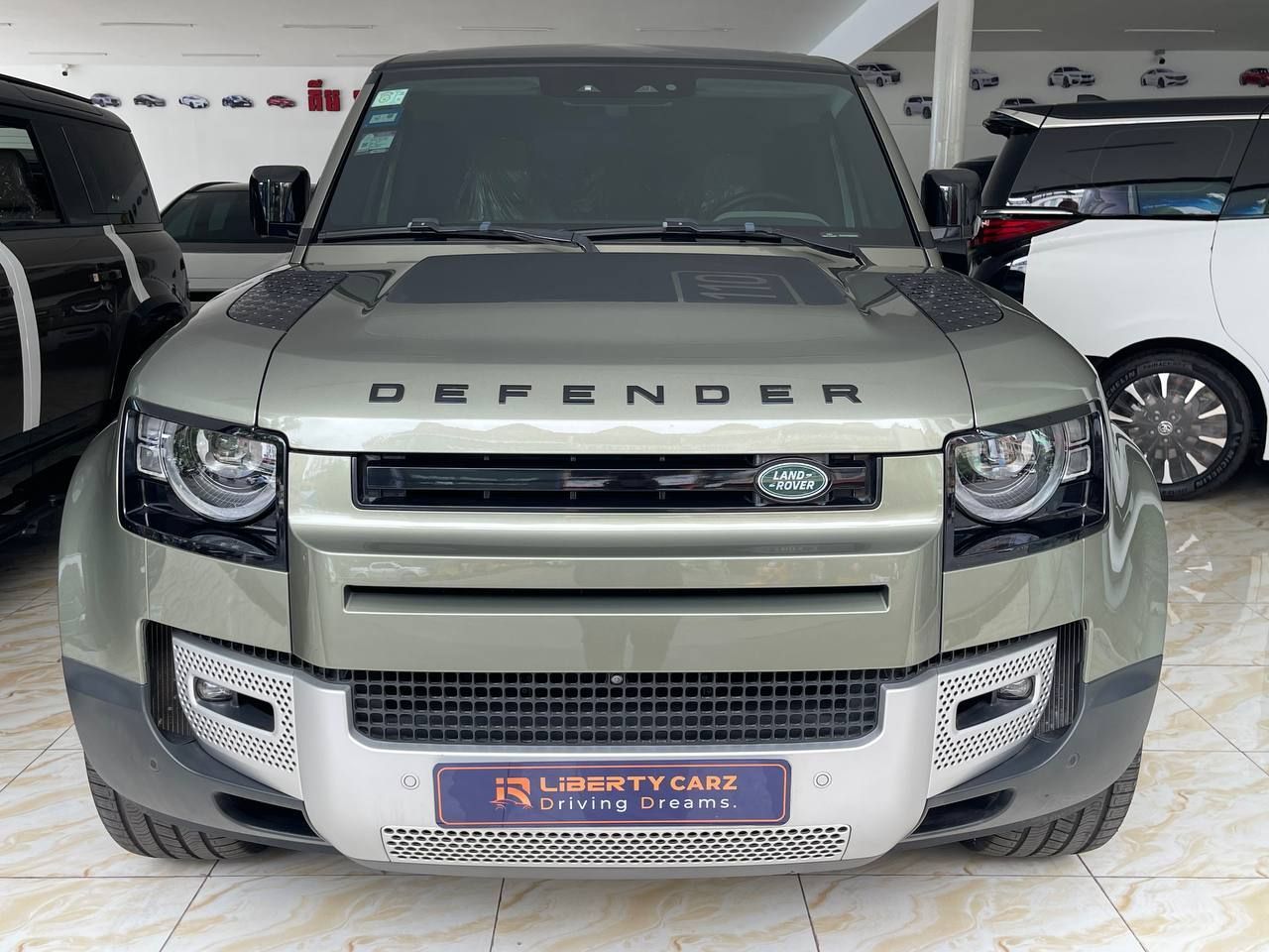 Land Rover Defender 2021