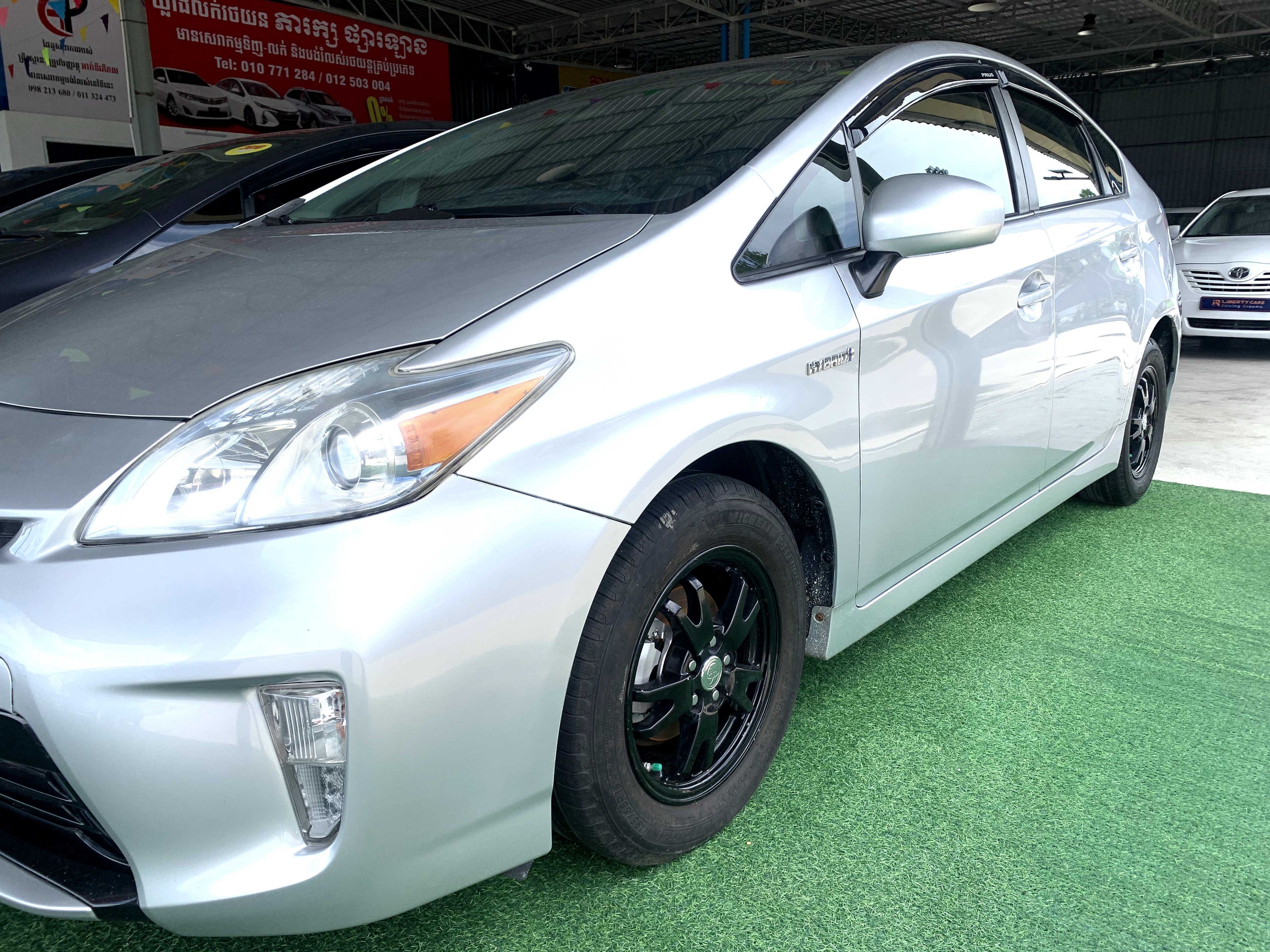 តូយ៉ូតា Prius 2013