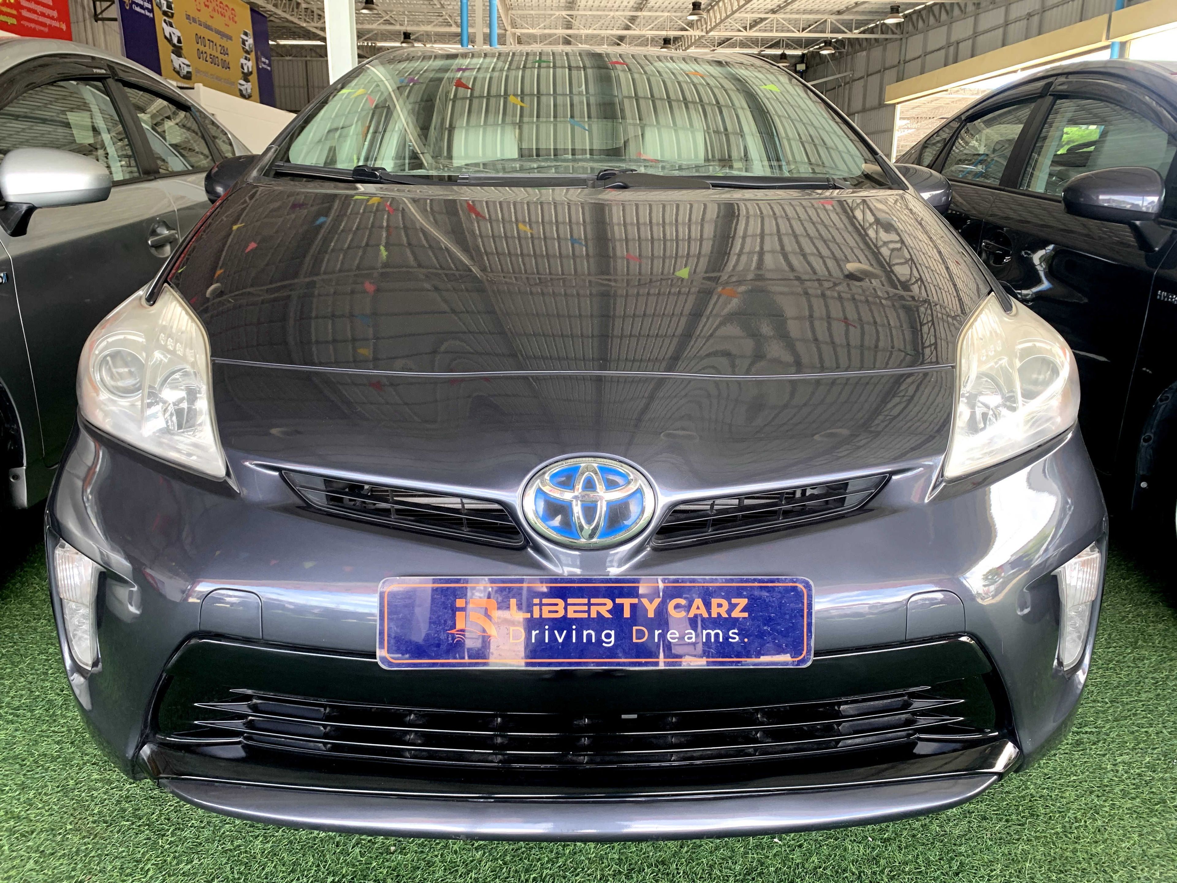 តូយ៉ូតា Prius 2012