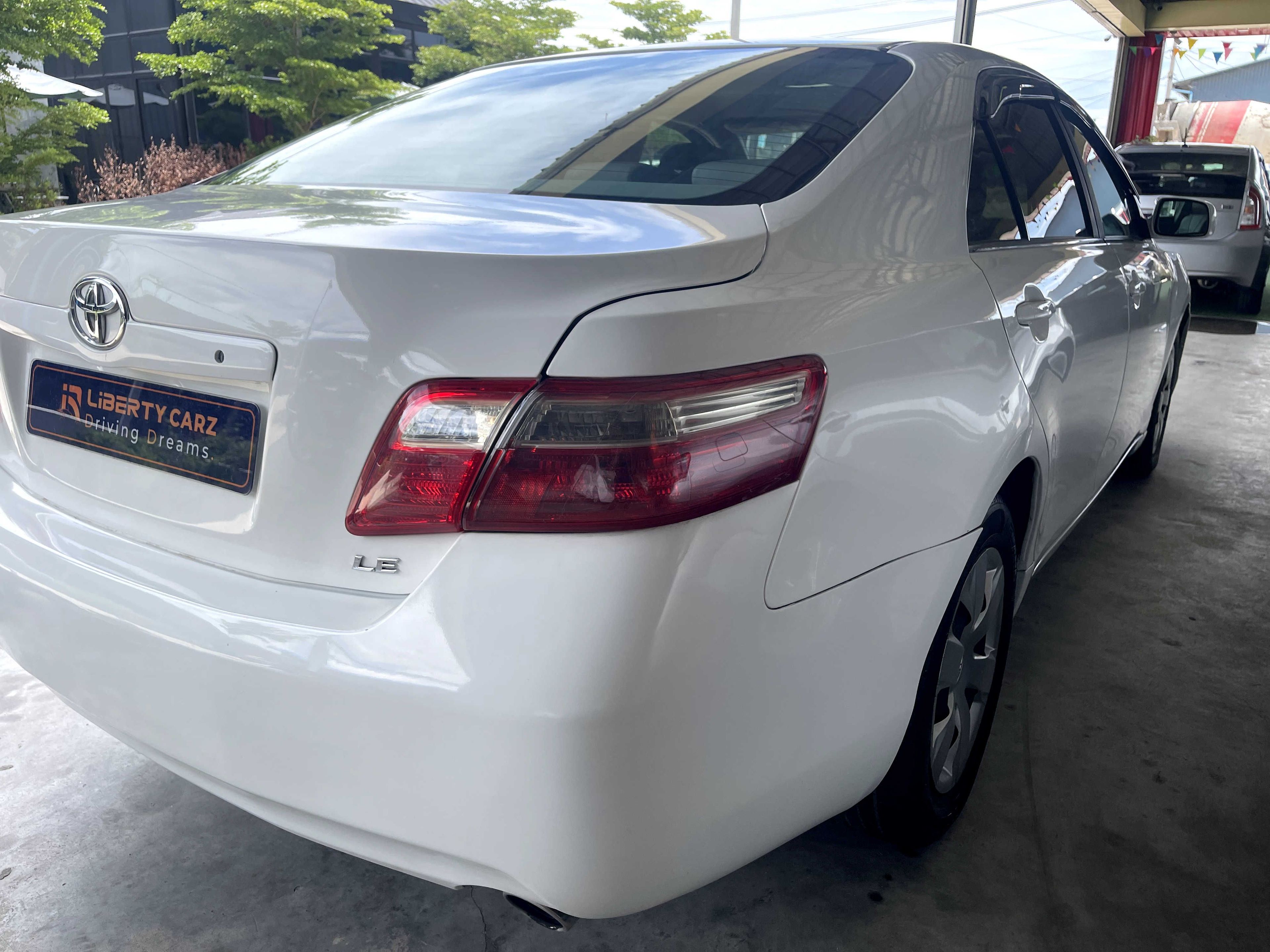 តូយ៉ូតា Camry Le 2009