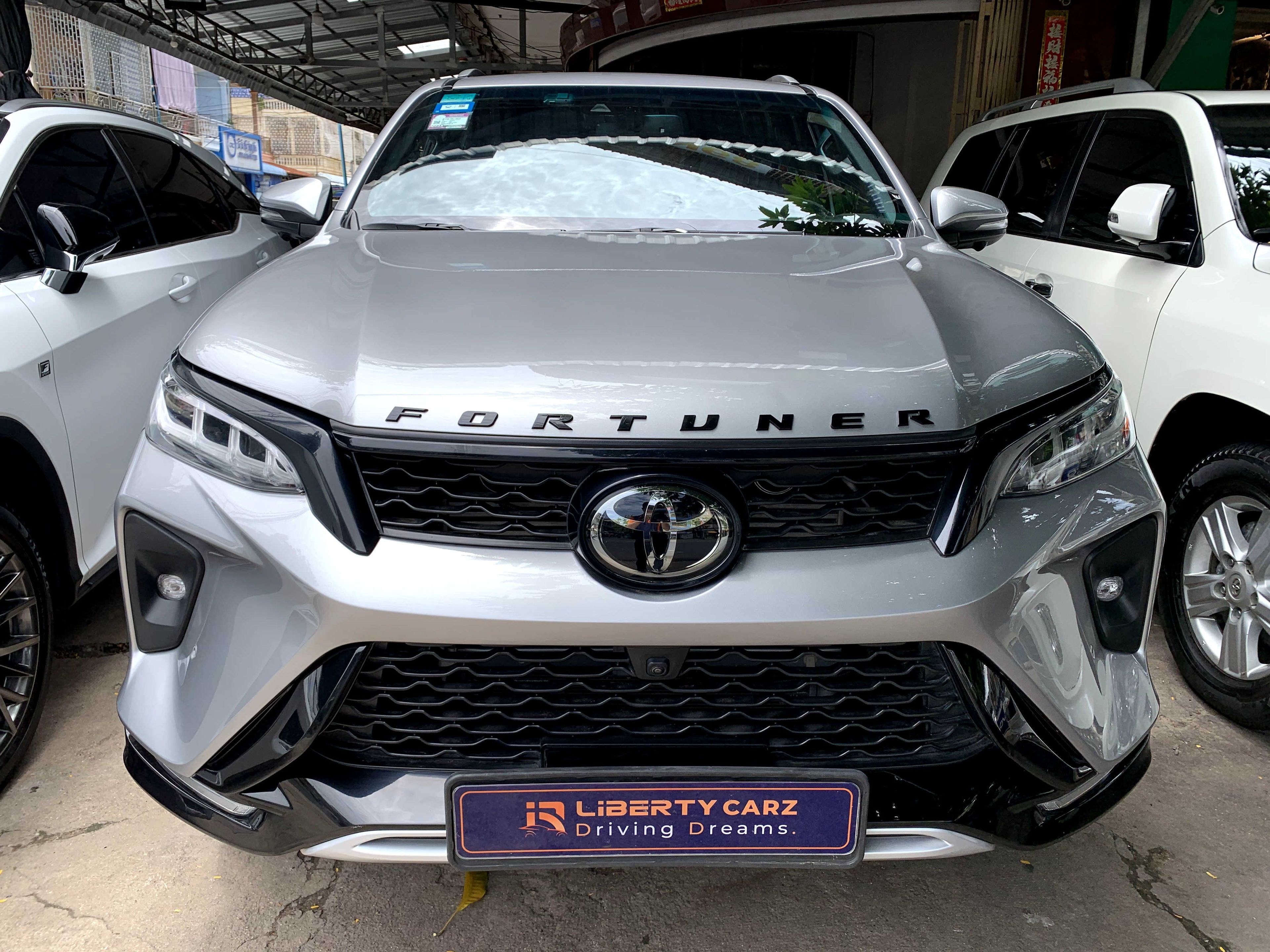 តូយ៉ូតា Fortuner 2021