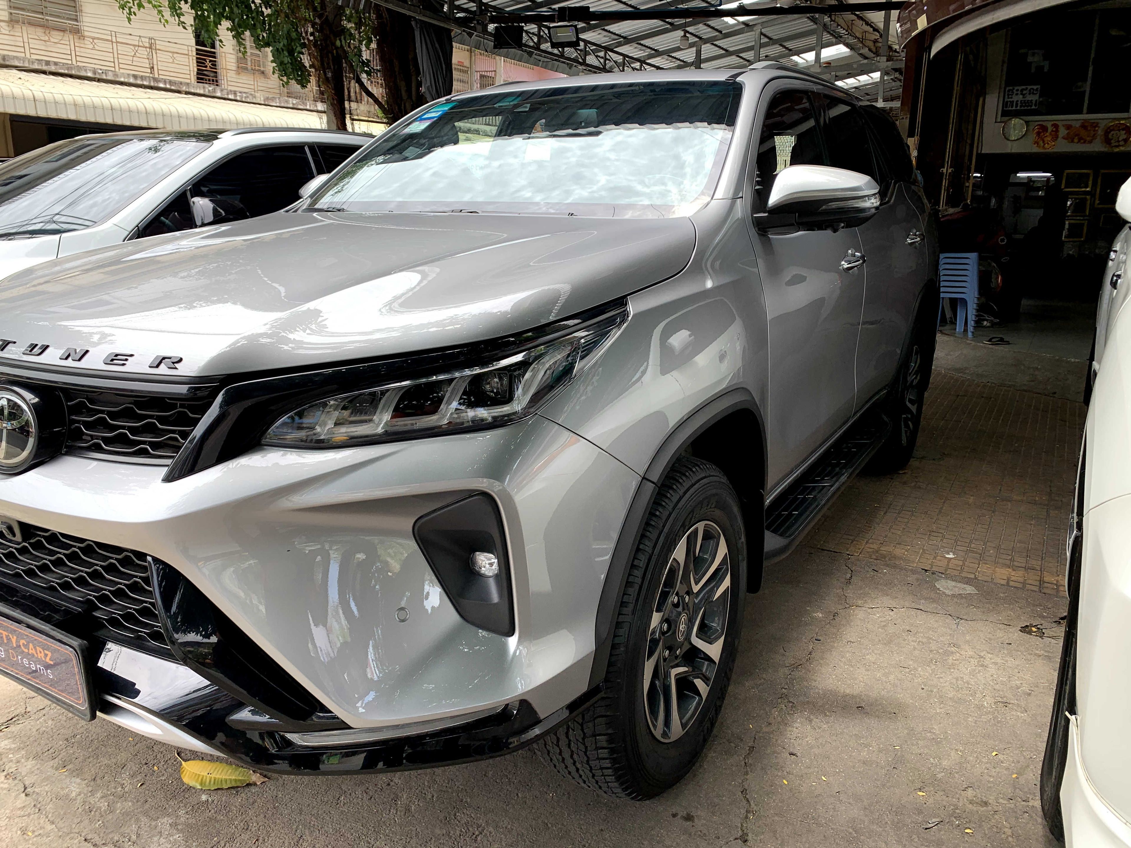 តូយ៉ូតា Fortuner 2021