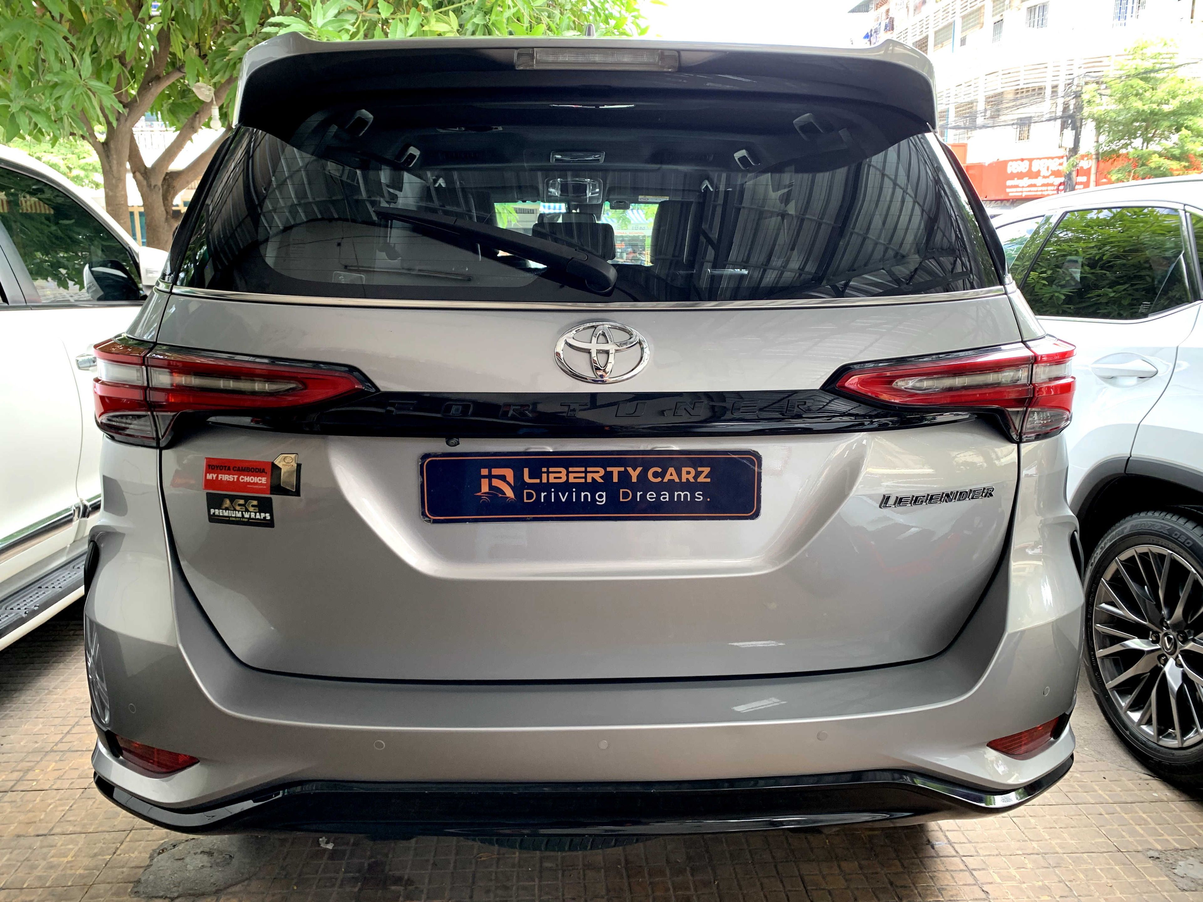 តូយ៉ូតា Fortuner 2021