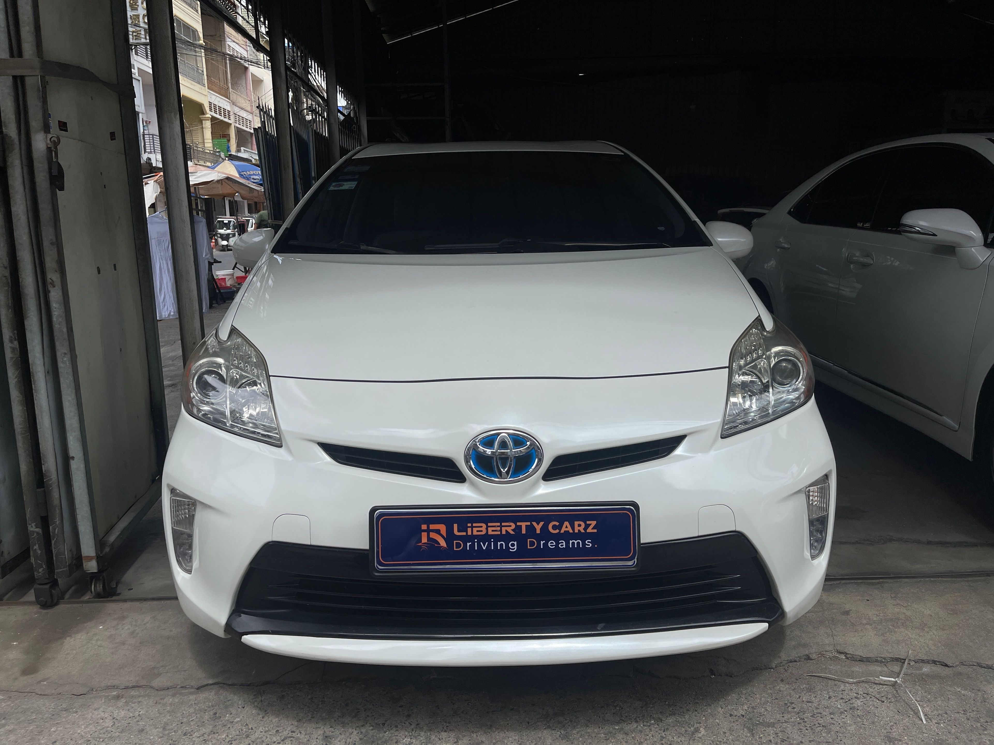 តូយ៉ូតា Prius 2012