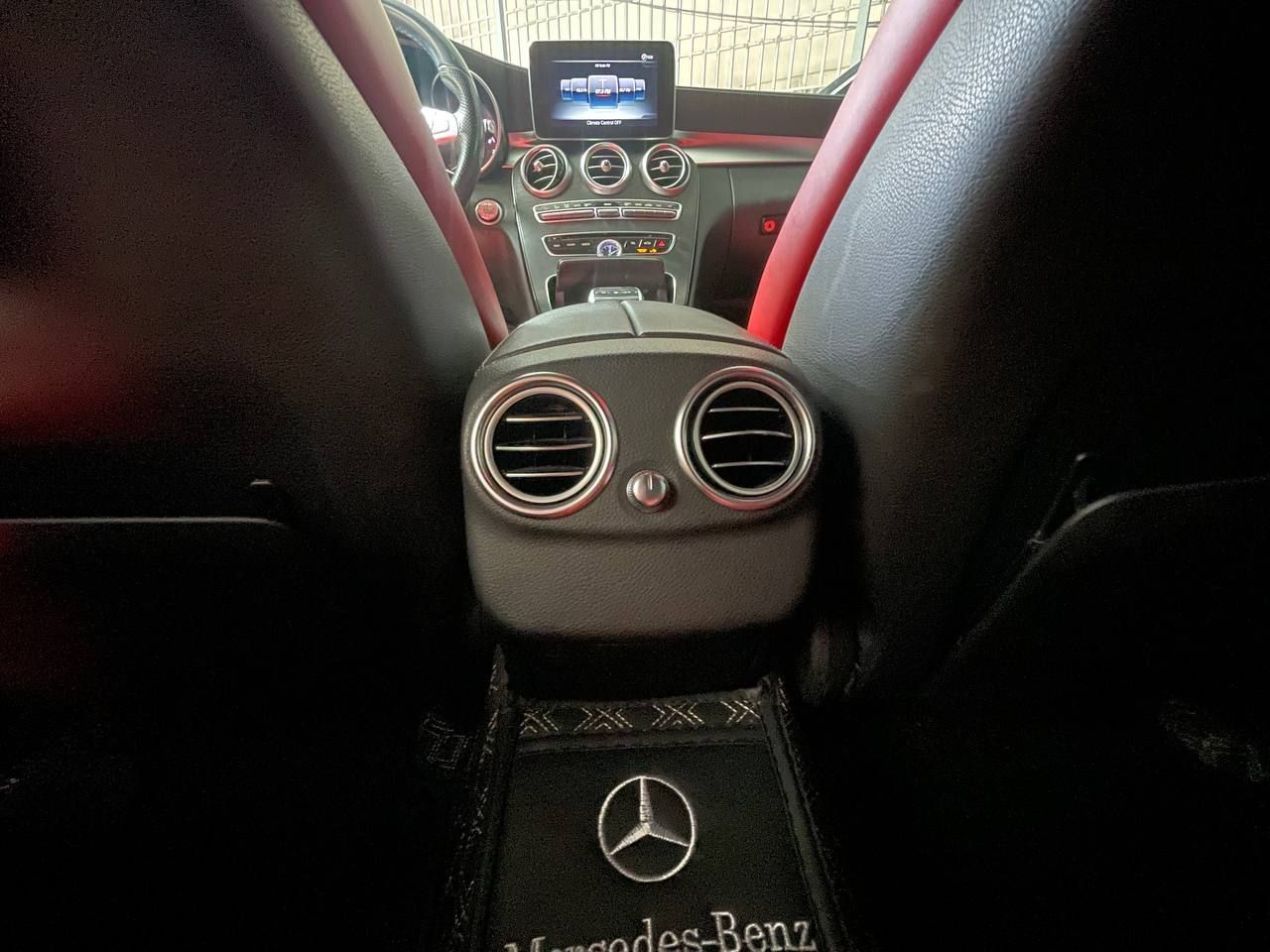 Mercedes-Benz C300 2015