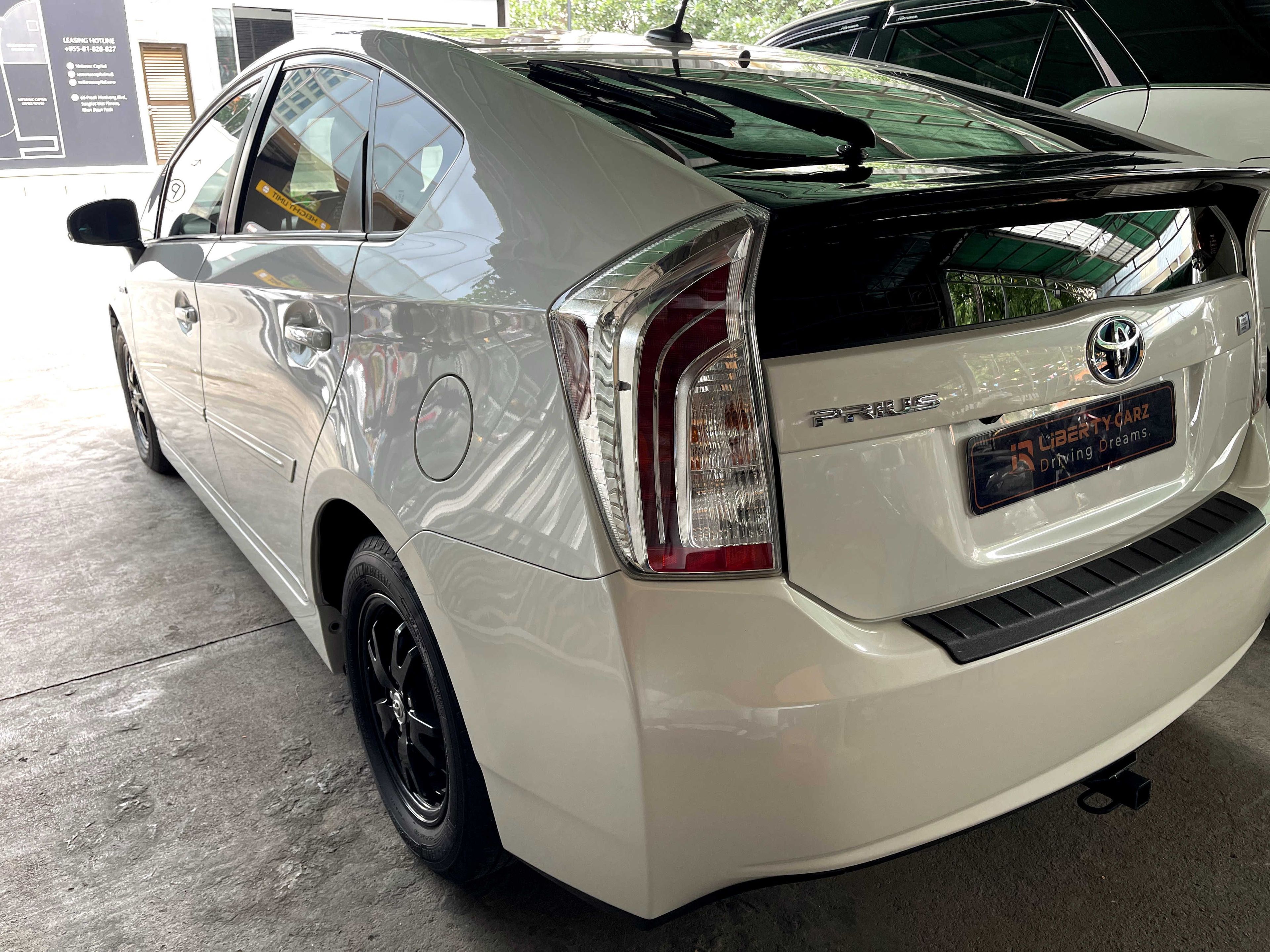 តូយ៉ូតា Prius 2013